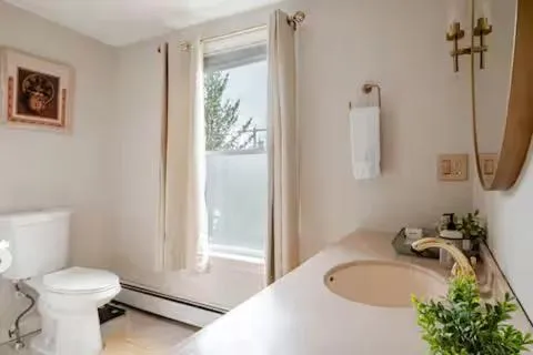 Bed in NEW! Family-Friendly Getaway -1 Mi to Dtwn Salem w Roof Deck & Tiki Bar