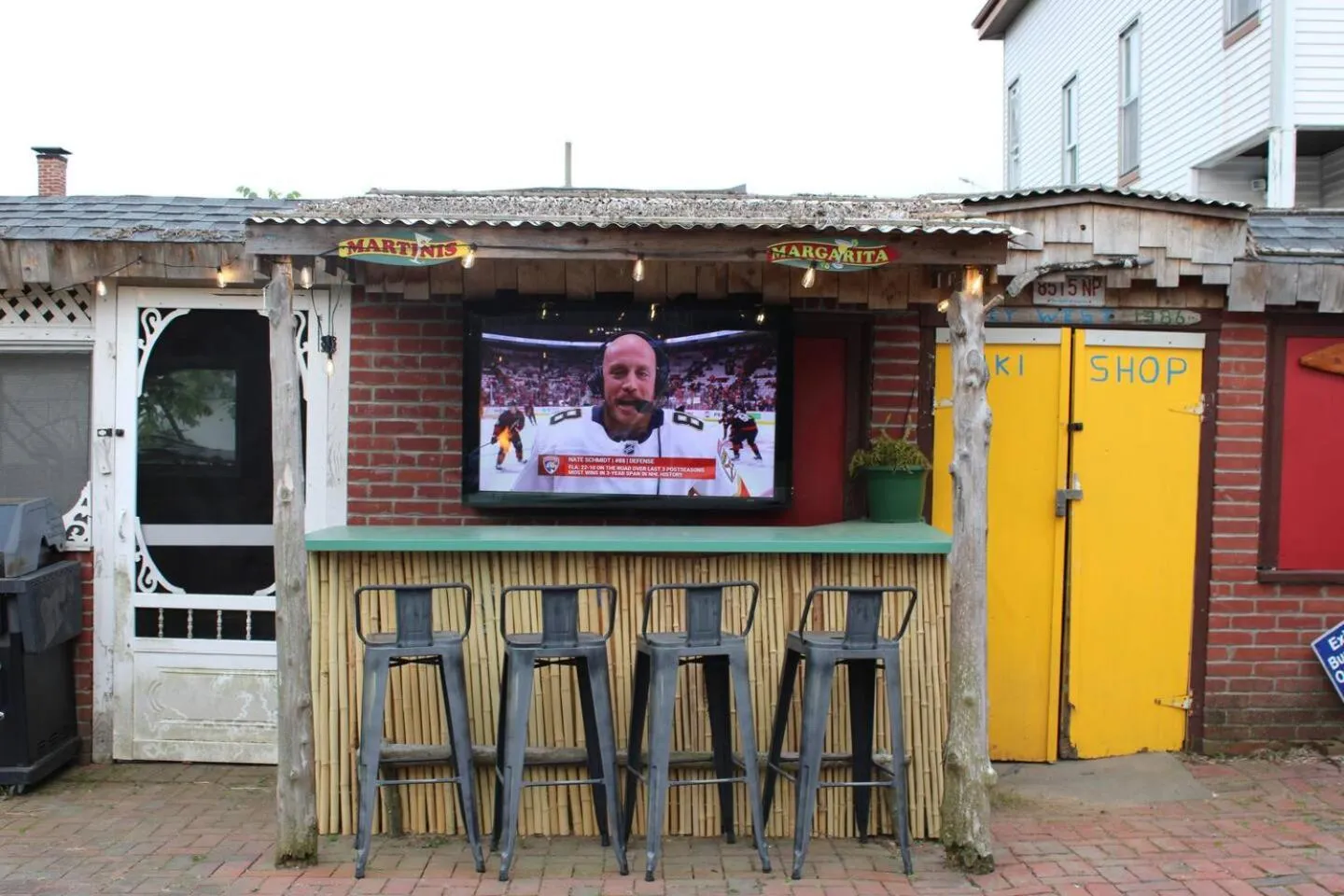 NEW! Family-Friendly Getaway -1 Mi to Dtwn Salem w Roof Deck & Tiki Bar