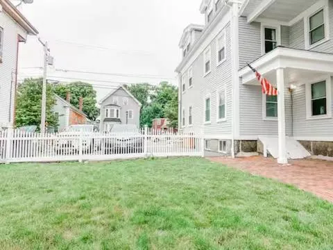 NEW! Family-Friendly Getaway -1 Mi to Dtwn Salem w Roof Deck & Tiki Bar