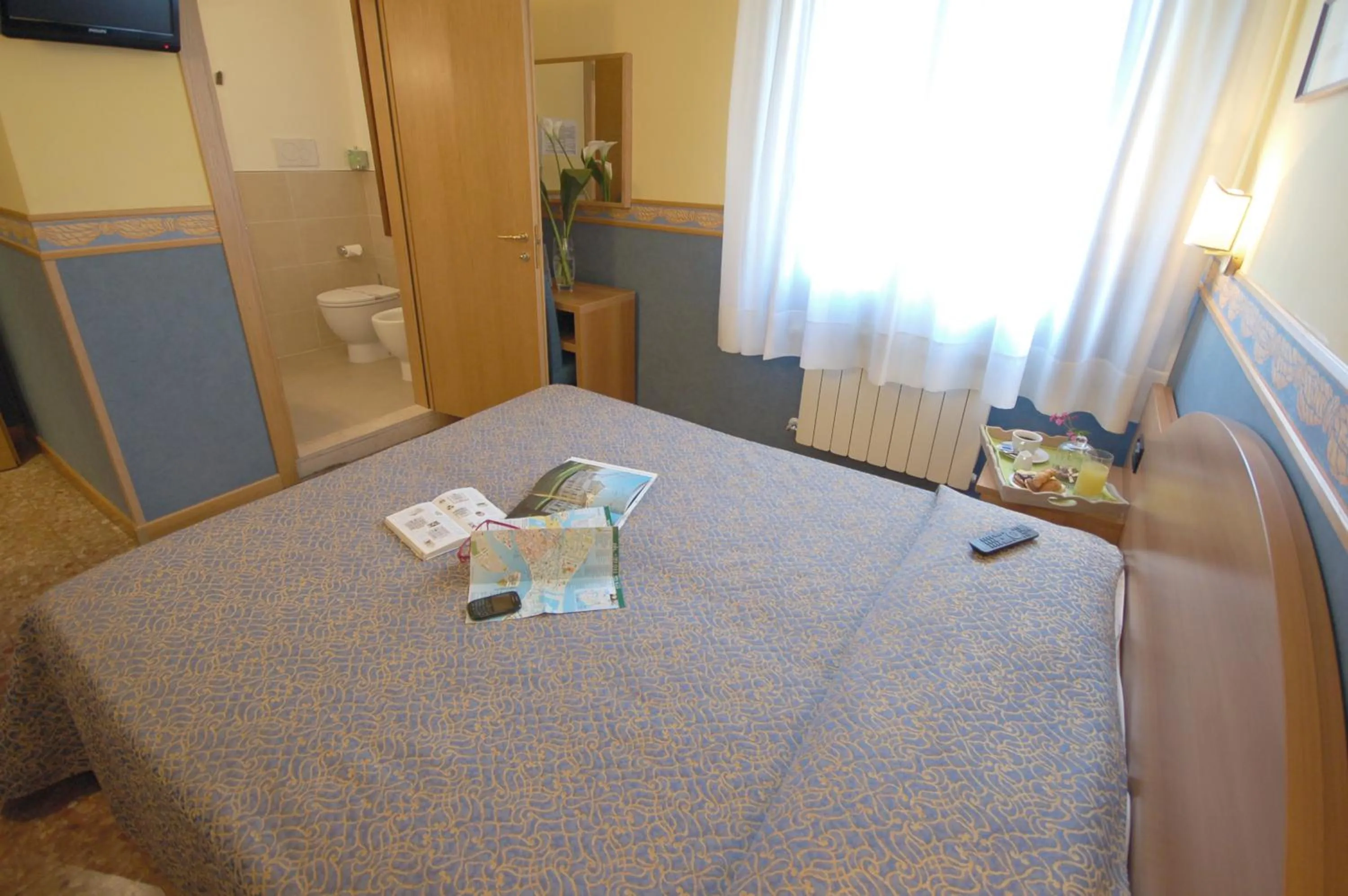 Photo of the whole room in Antica Villa Graziella Venice - Atika & Atif