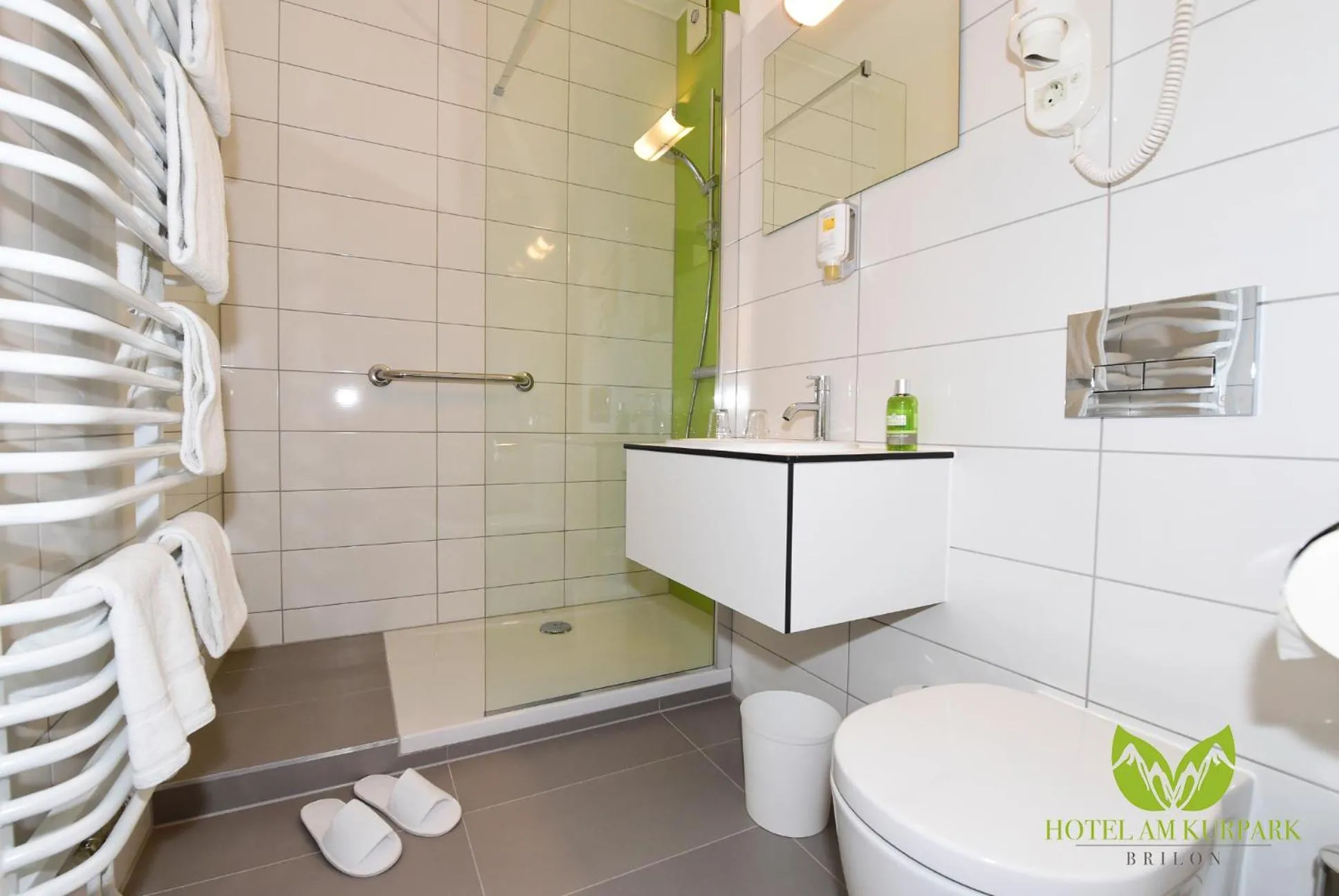 Bathroom in Hotel Am Kurpark