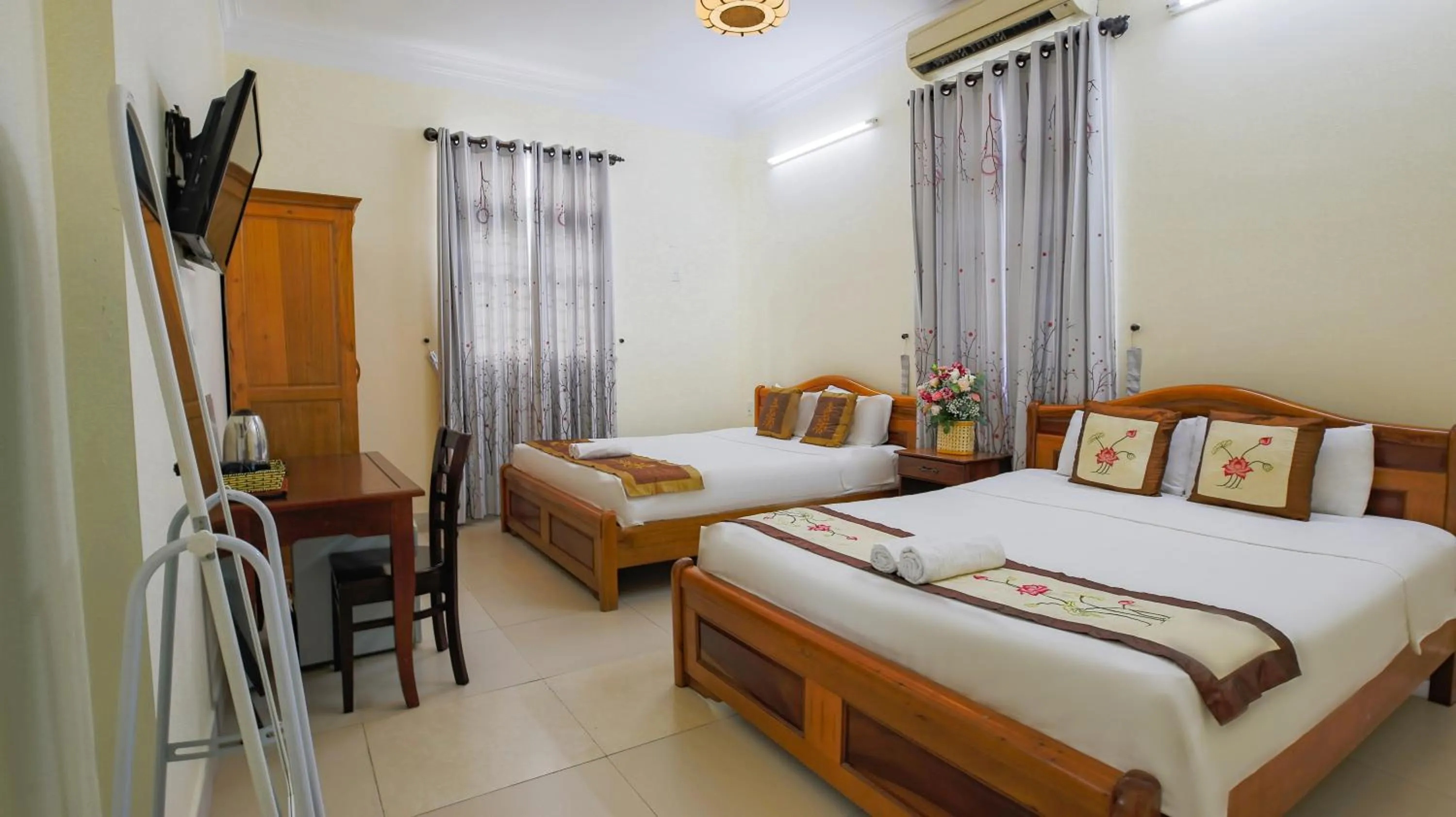 Photo of the whole room, Bed in Areca Homestay