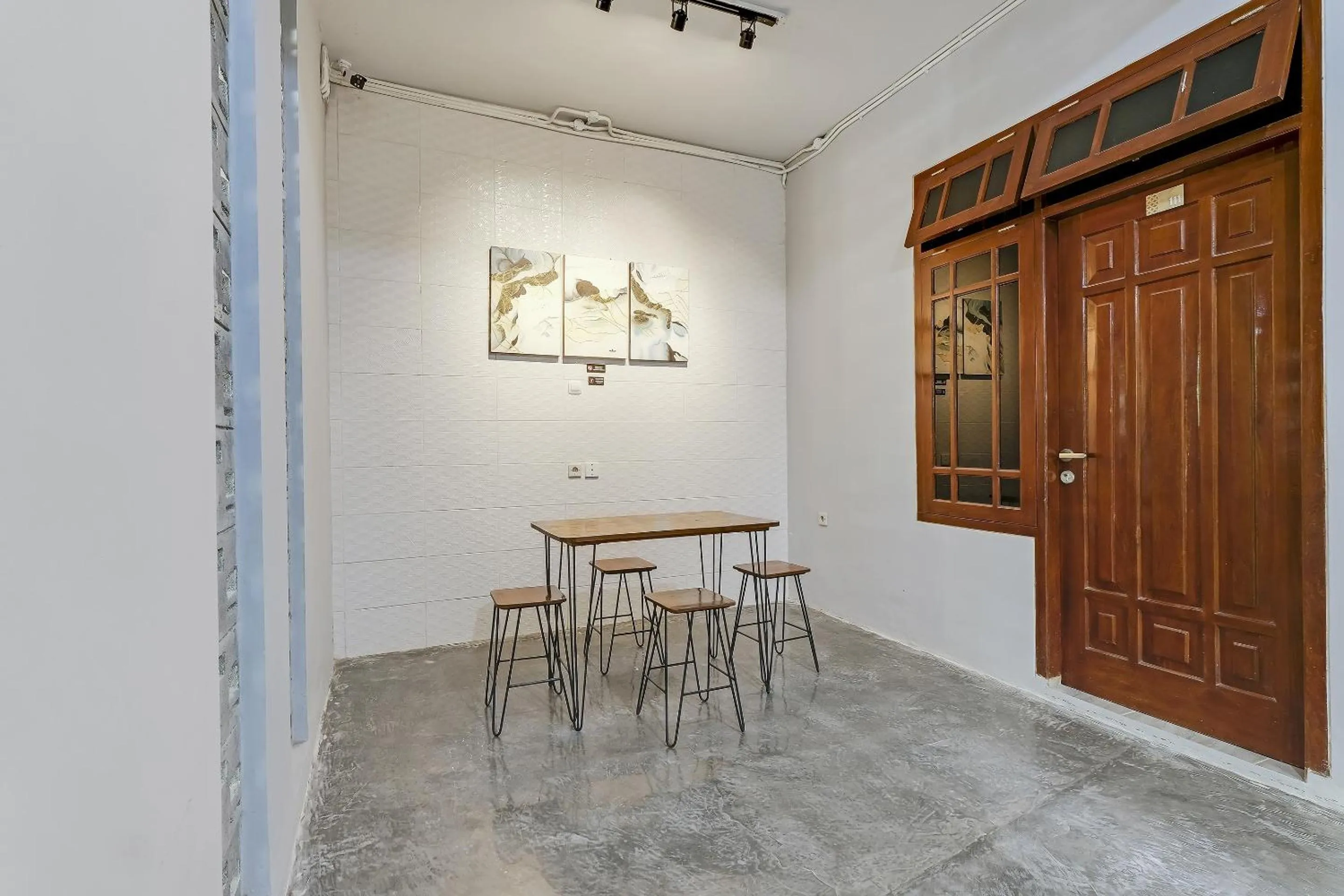 Lobby or reception in Capital O 90983 Harmony Easy Stay