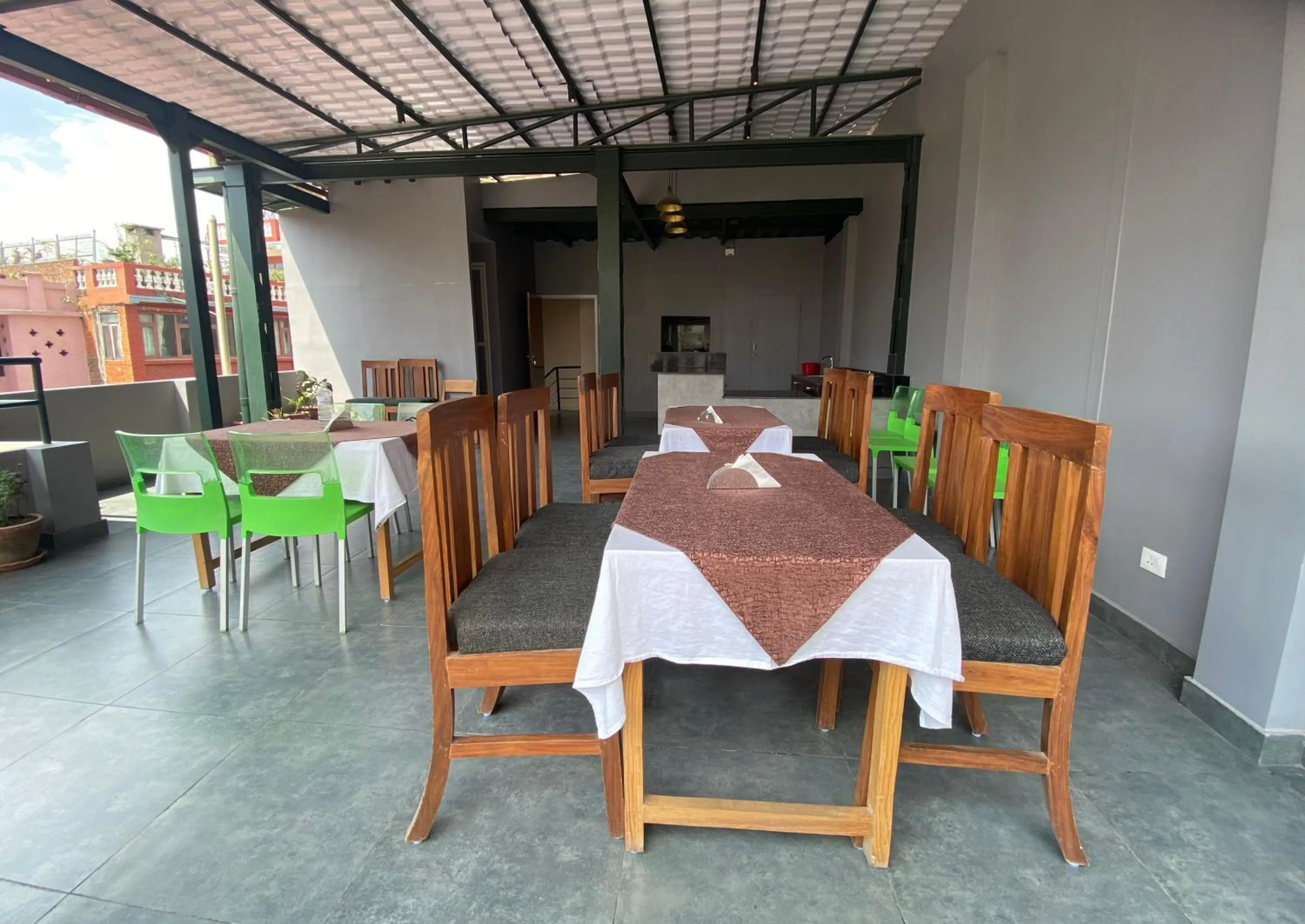 Restaurant/places to eat in Lemon Tree Hotel Pvt. Ltd