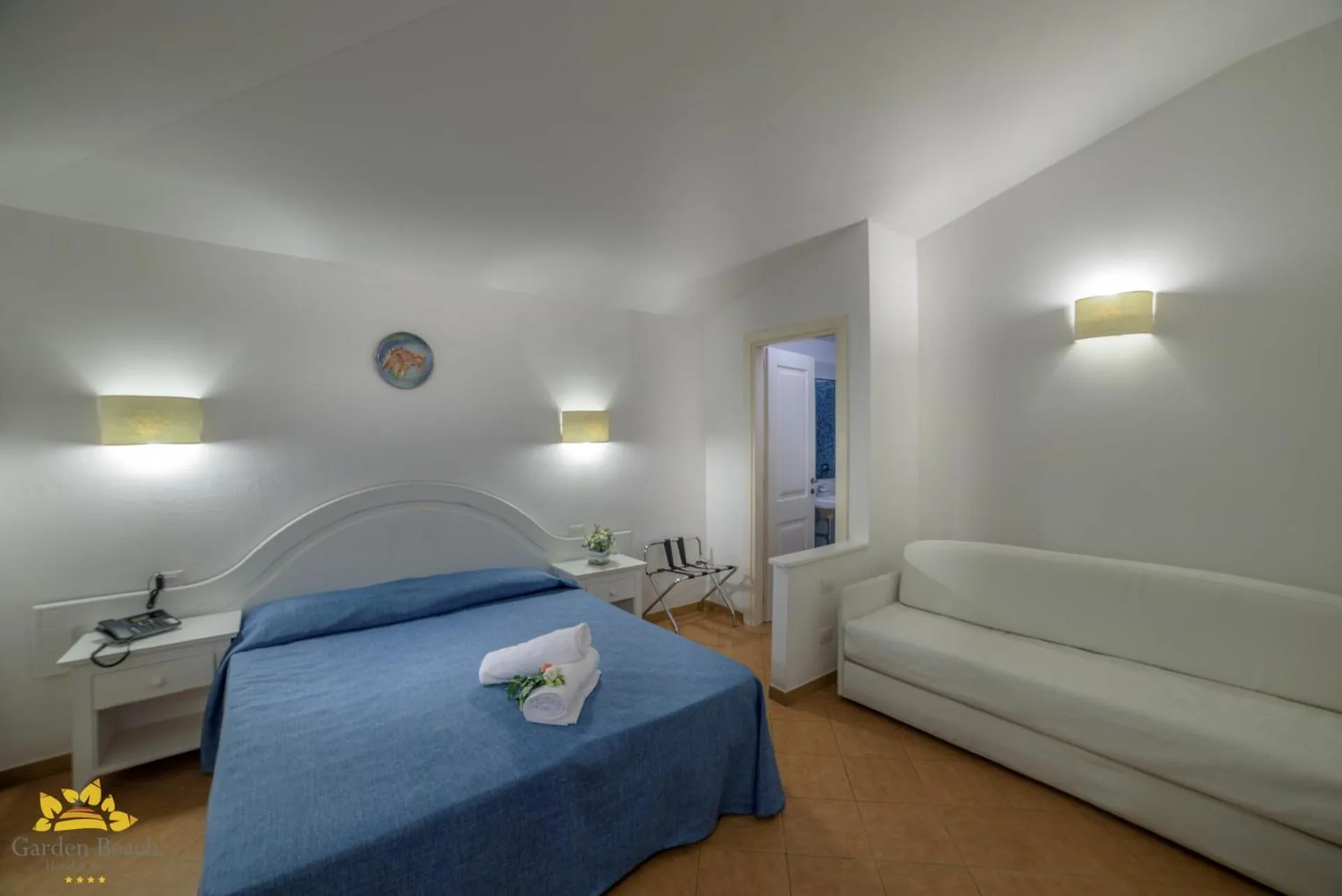 Bedroom, Bed in Hotel Garden Beach