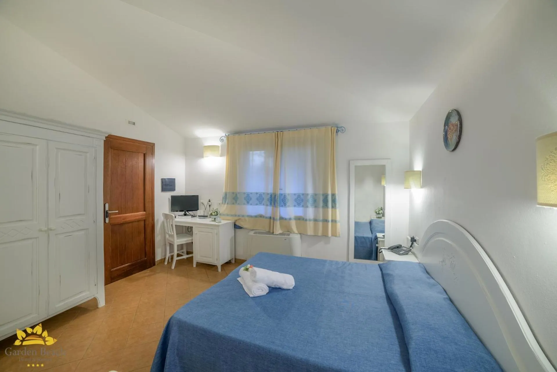 Bedroom, Bed in Hotel Garden Beach