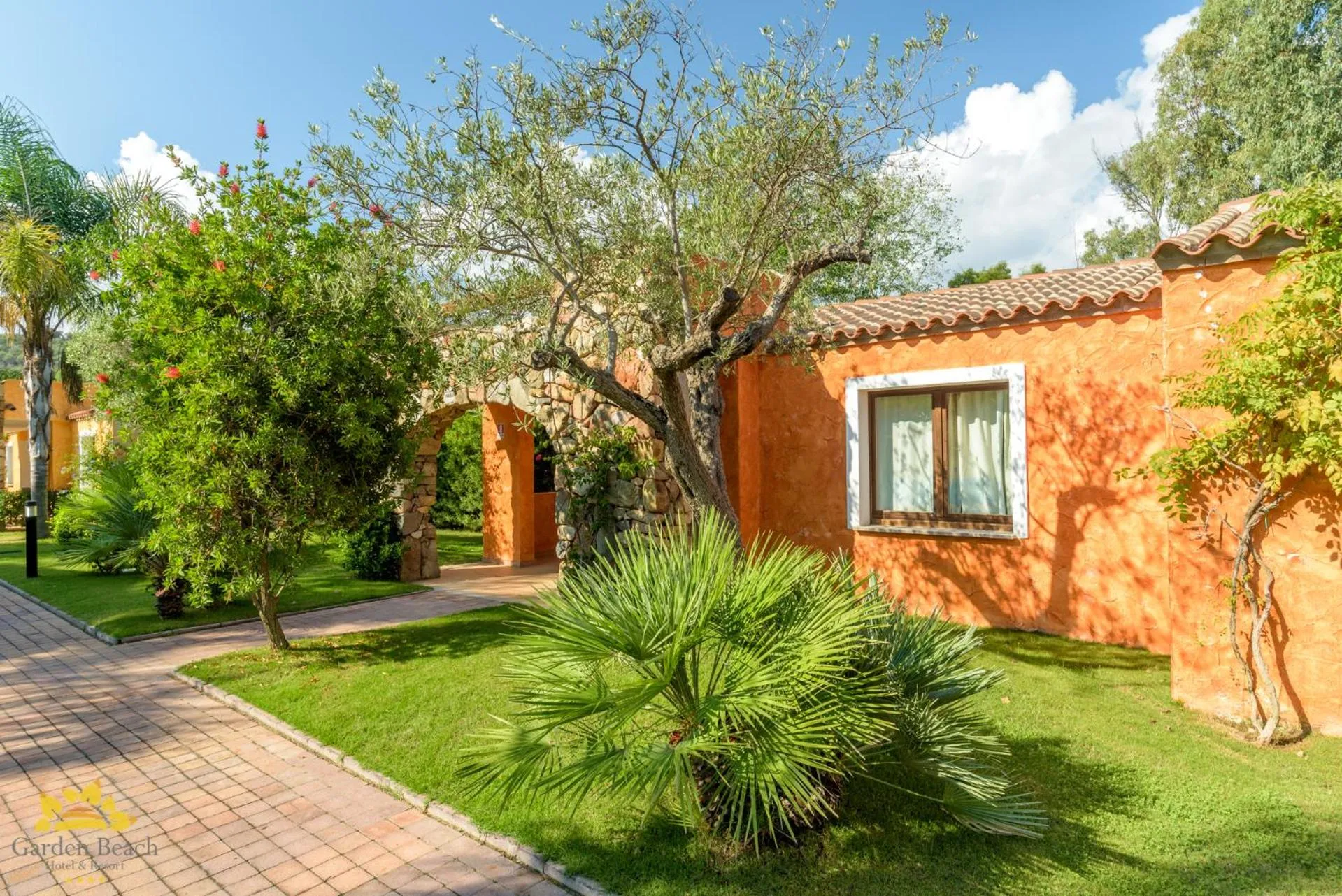 Inner courtyard view in Hotel Garden Beach