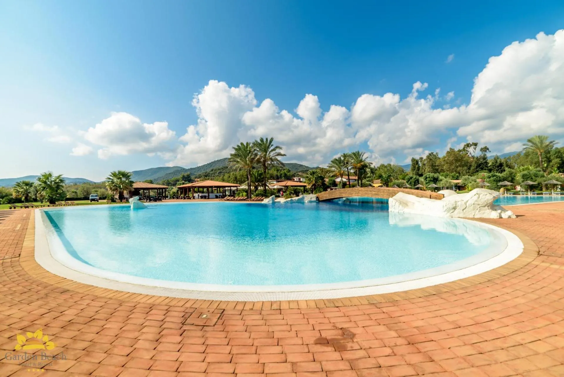 Swimming pool in Hotel Garden Beach