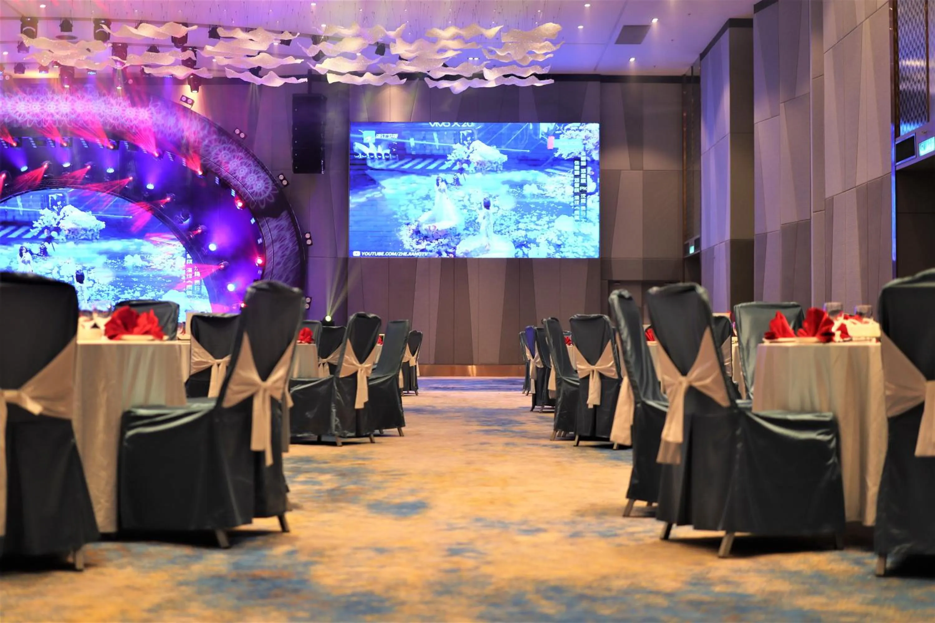 Communal lounge/ TV room in KSL ESPLANADE HOTEL with HOT SPRING