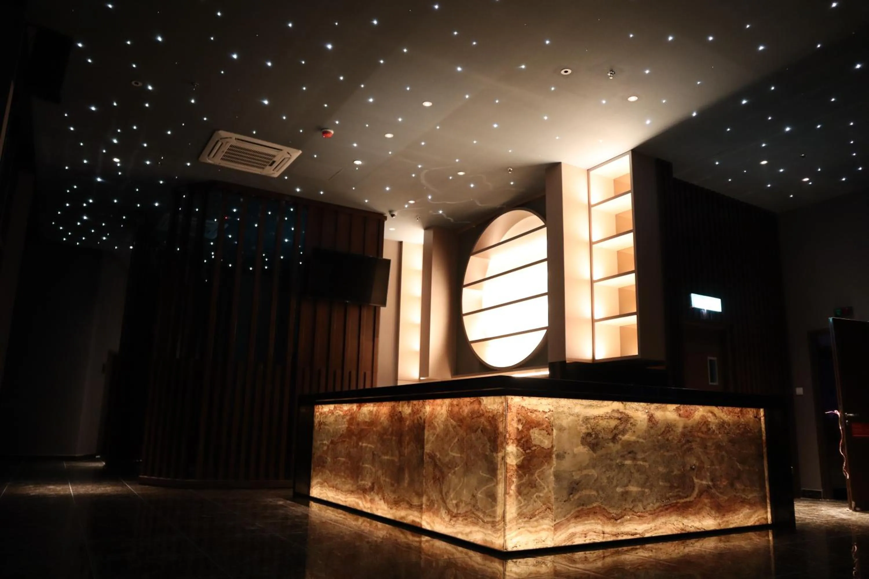 Lounge or bar in KSL ESPLANADE HOTEL with HOT SPRING