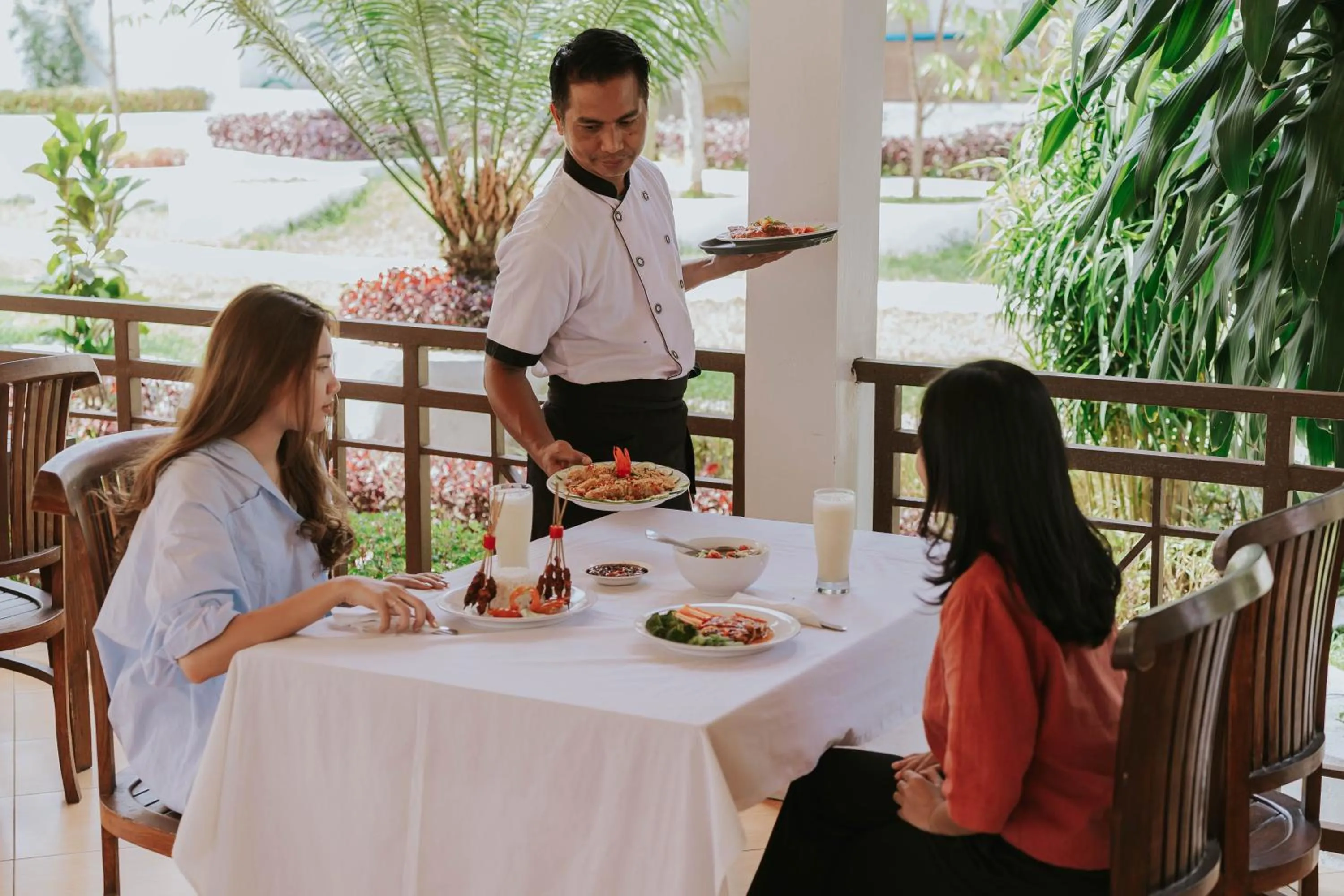 Restaurant/places to eat in Nirvana Hotel Resort Tetebatu