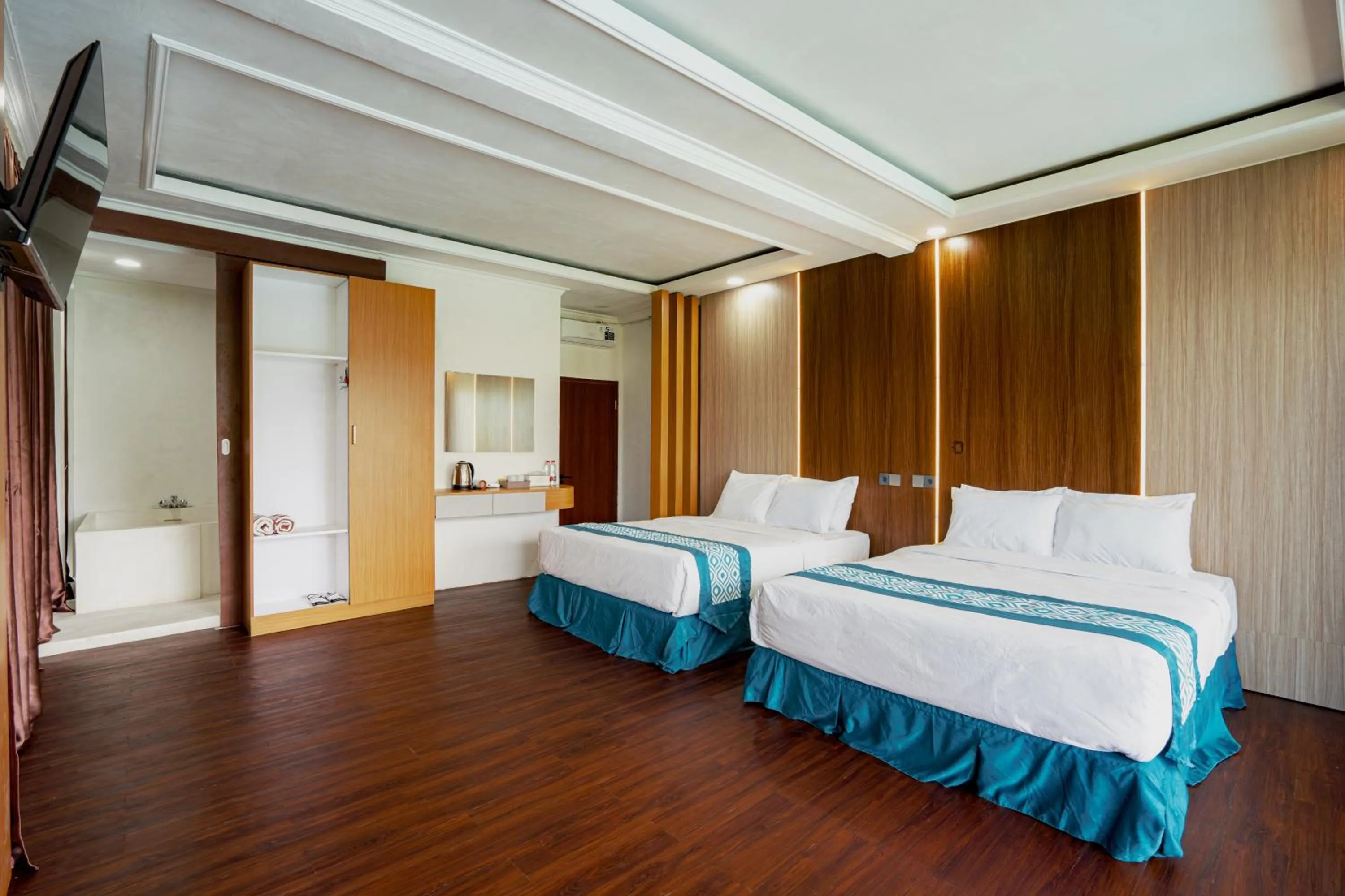 room service, Bed in Nirvana Hotel Resort Tetebatu