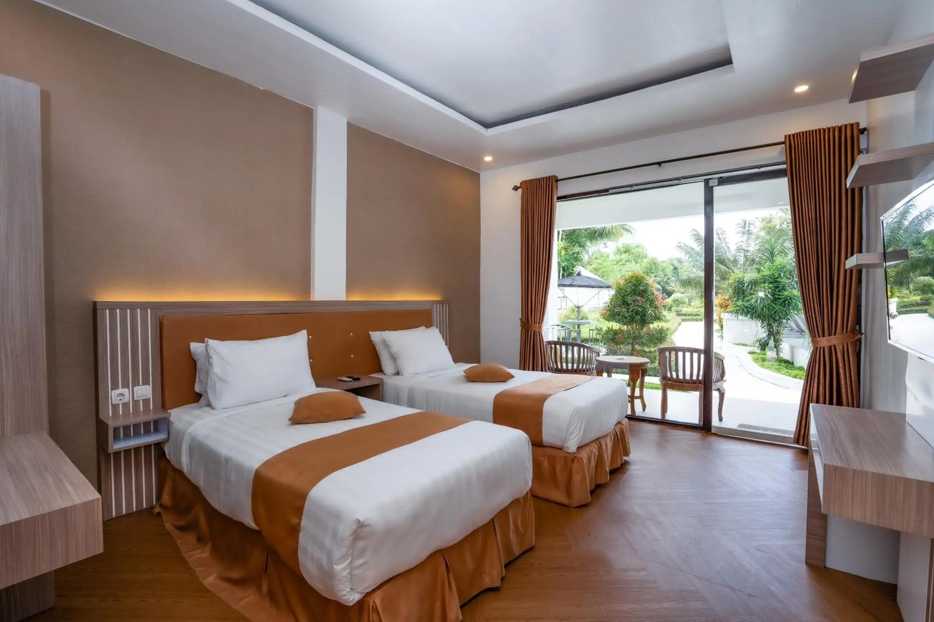 Twin Room with Pool View in Nirvana Hotel Resort Tetebatu Twin Room with Pool View in Nirvana Hotel Resort Tetebatu