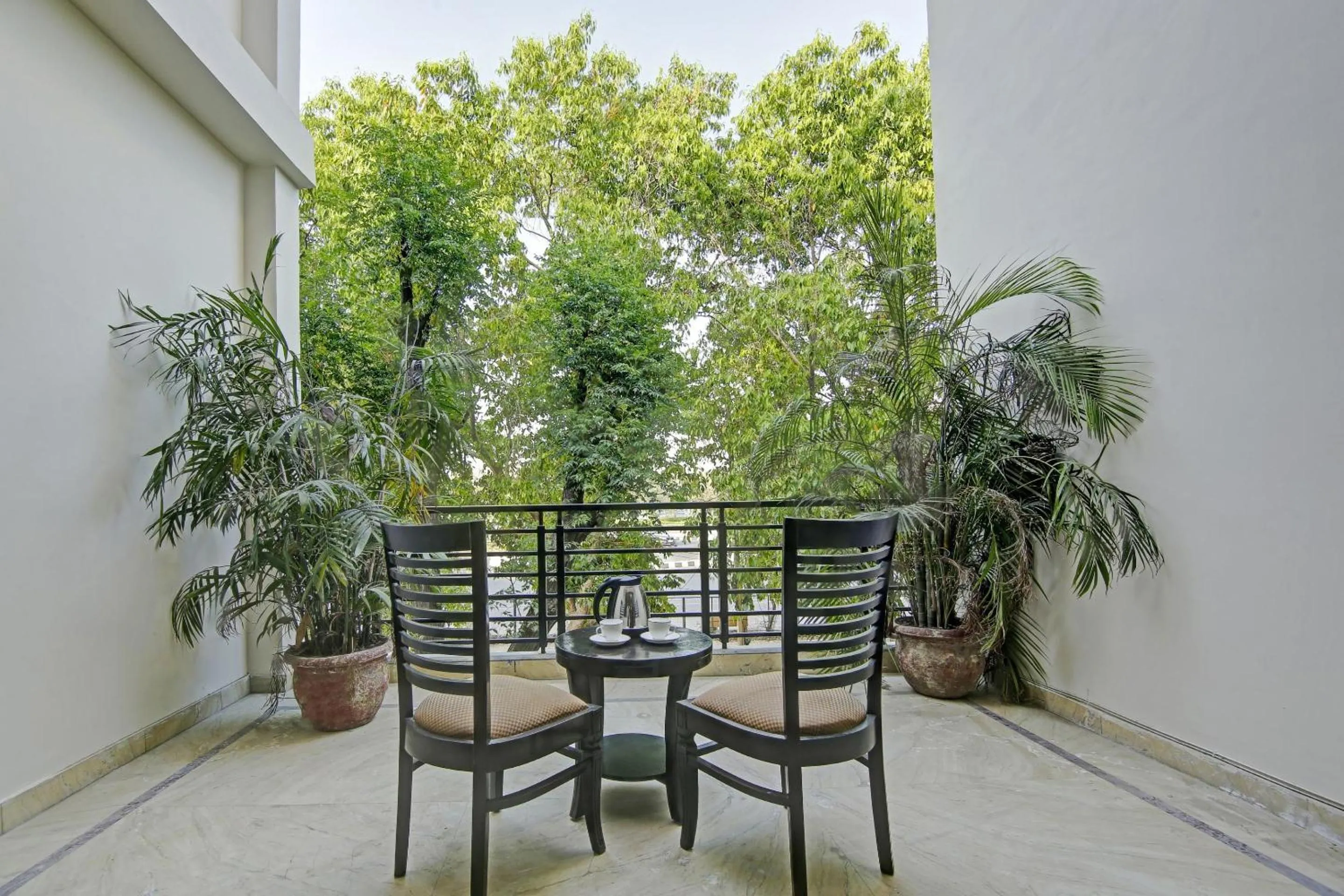 Facade/entrance in Collection O Imperial Oak Near Leisure Valley Park