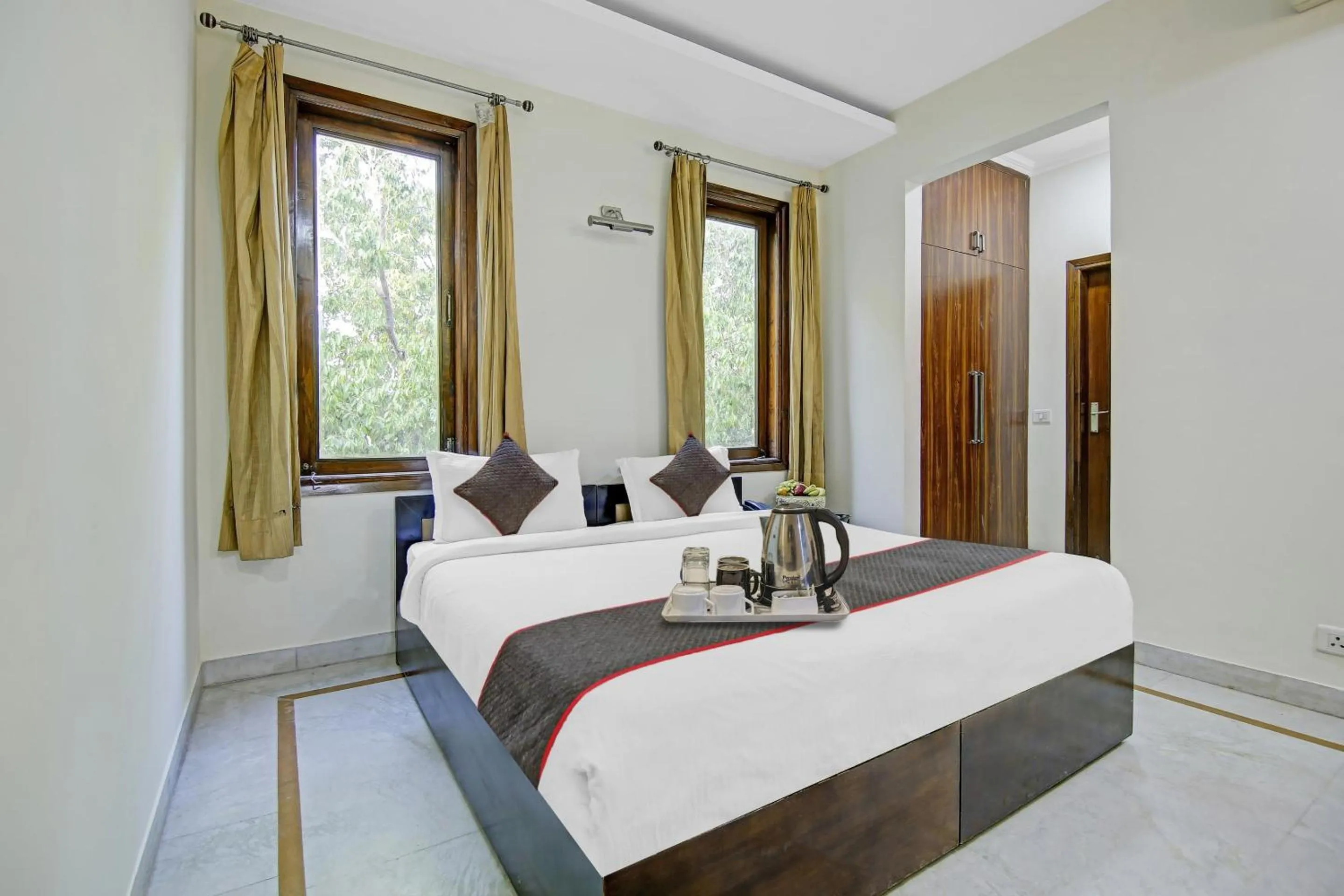 Bedroom, Bed in Collection O Imperial Oak Near Leisure Valley Park