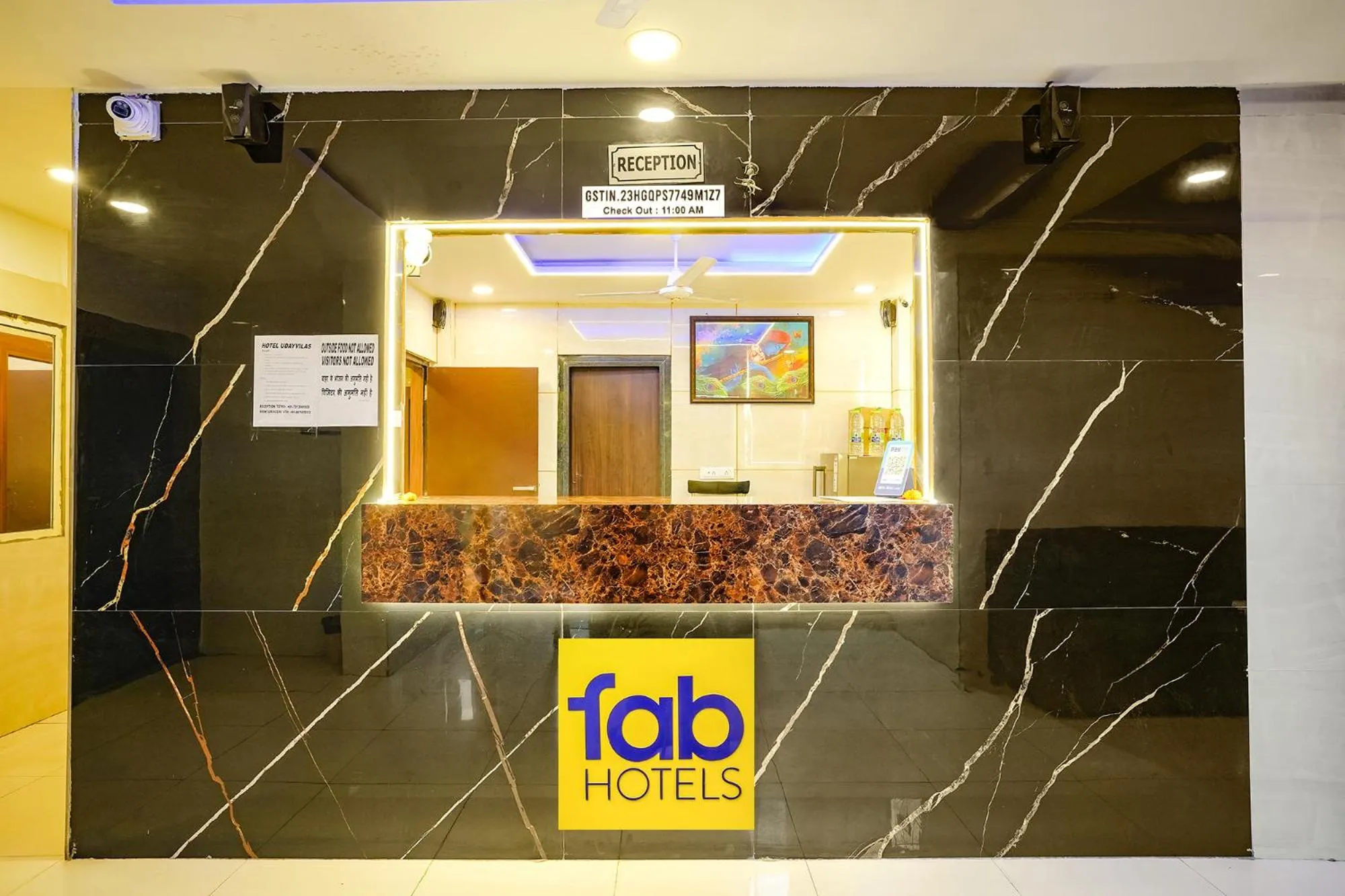 Lobby or reception in FabHotel Uday Vilas