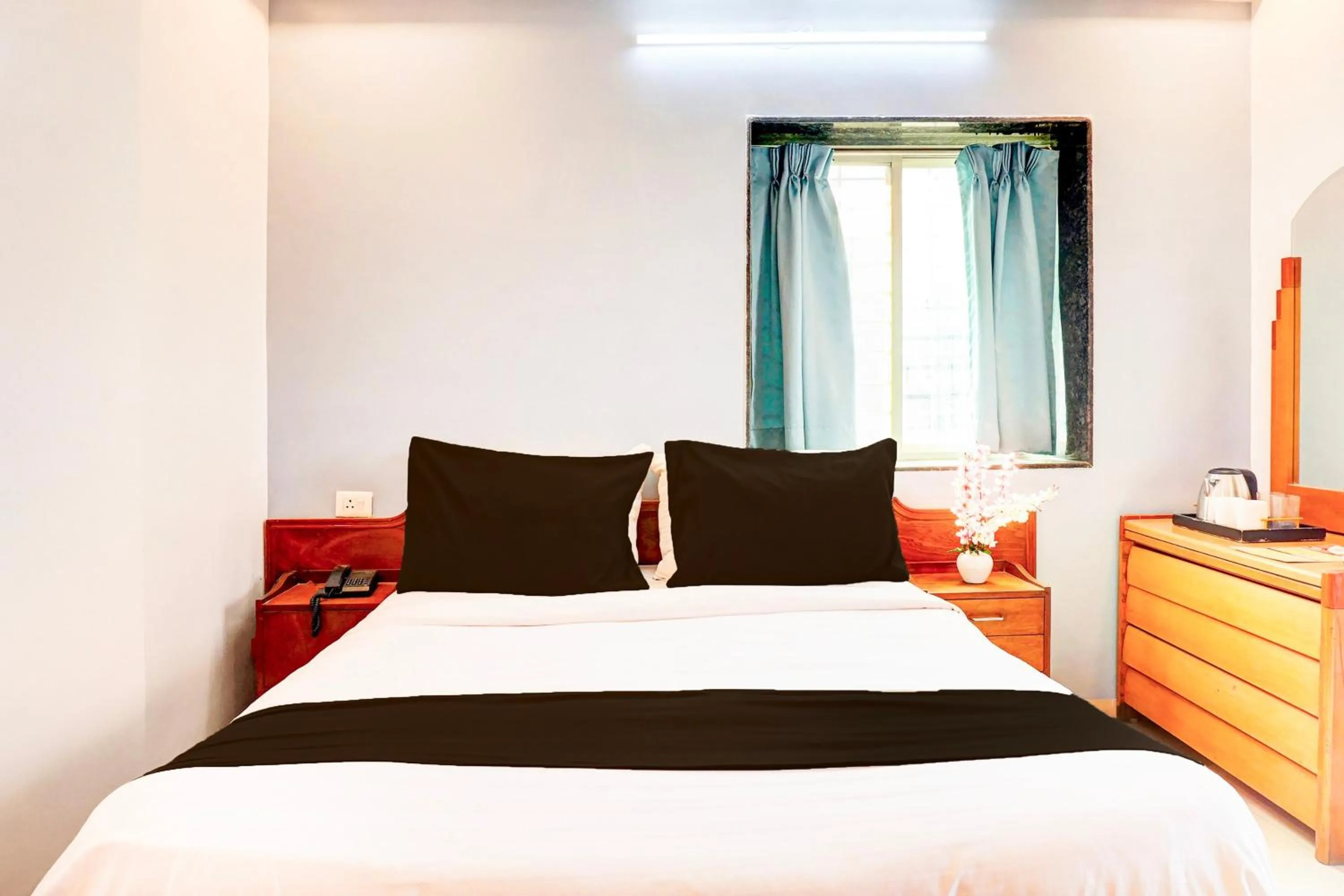 Bedroom, Bed in Super Collection O Ubale Nagar