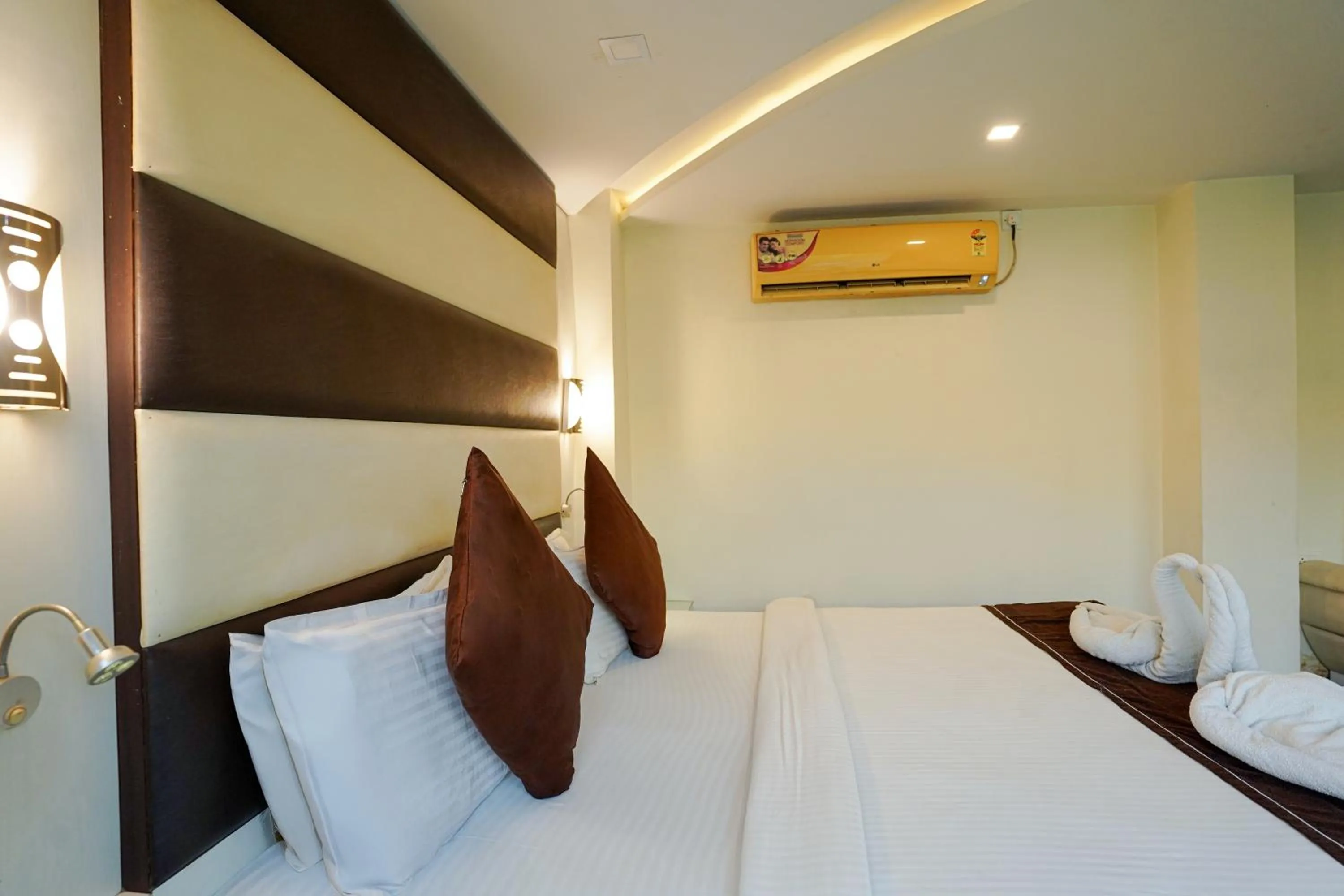 Bed in Sheldon Hotel