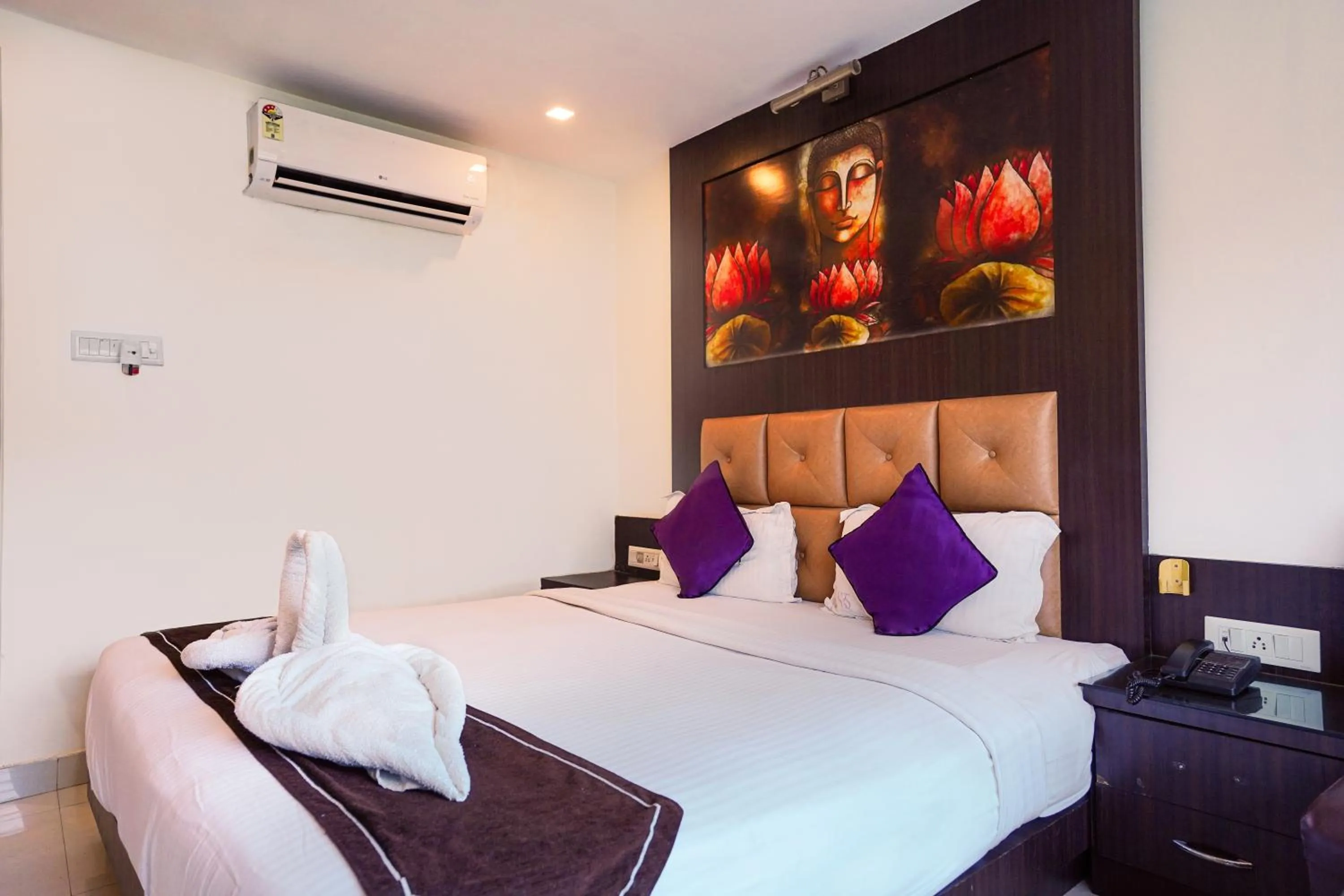 Bed in Sheldon Hotel