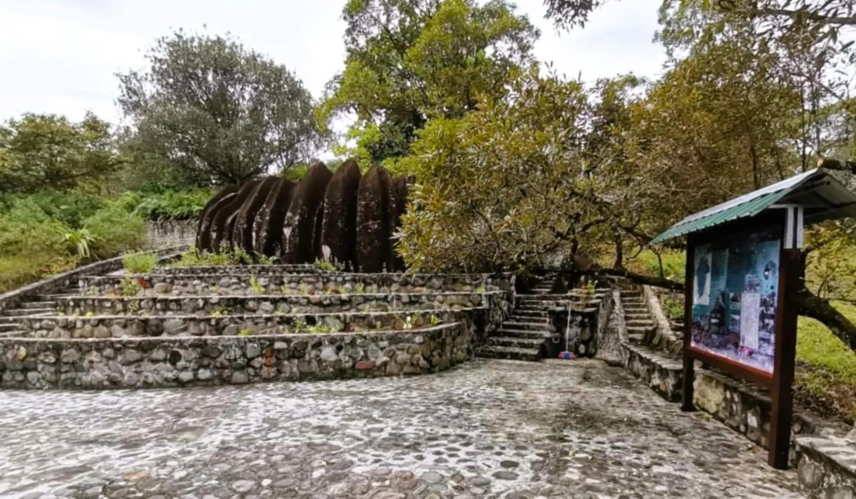 Hotel O Flinstone Lodge