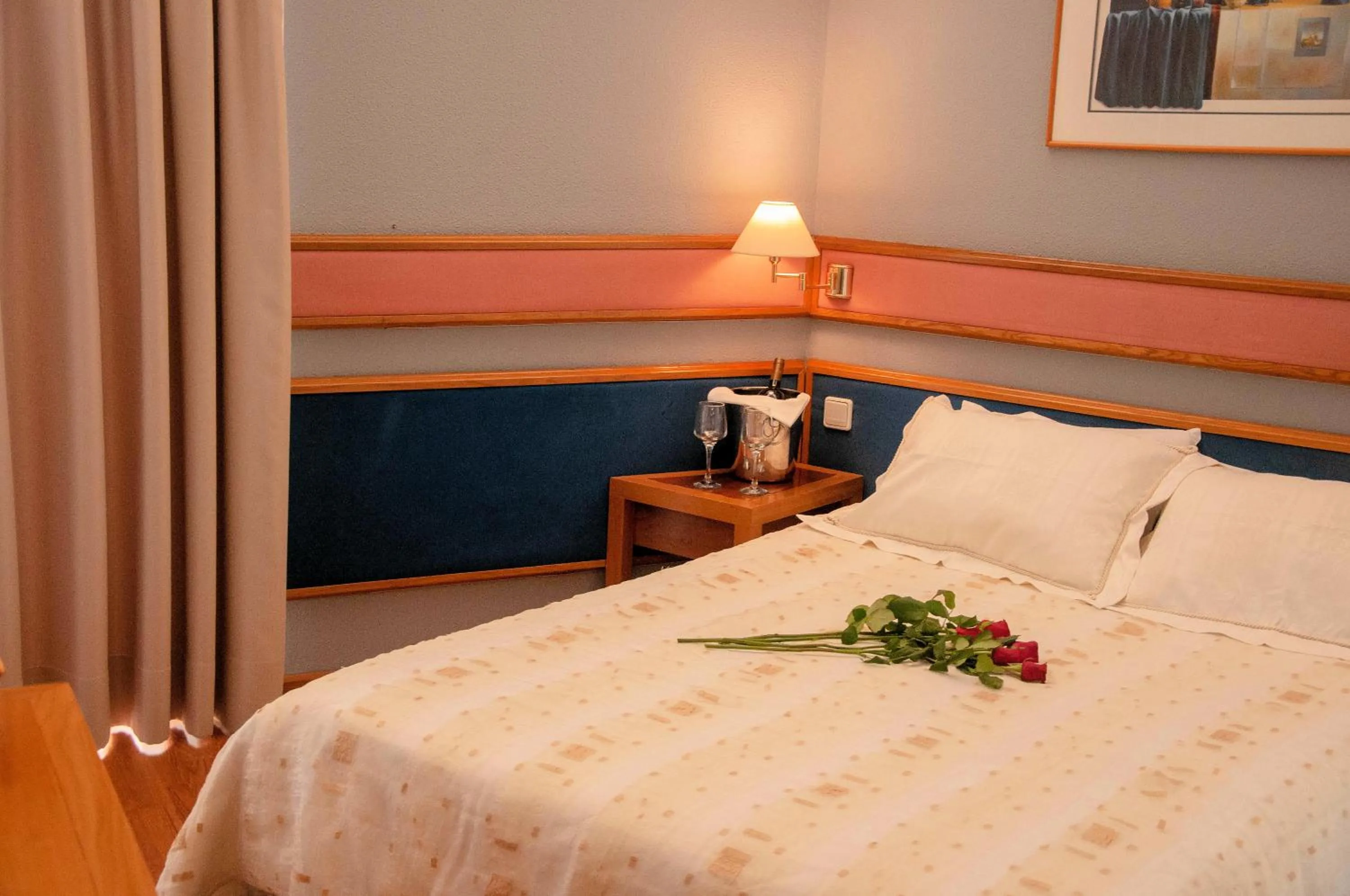 Photo of the whole room, Bed in Hotel Samaras