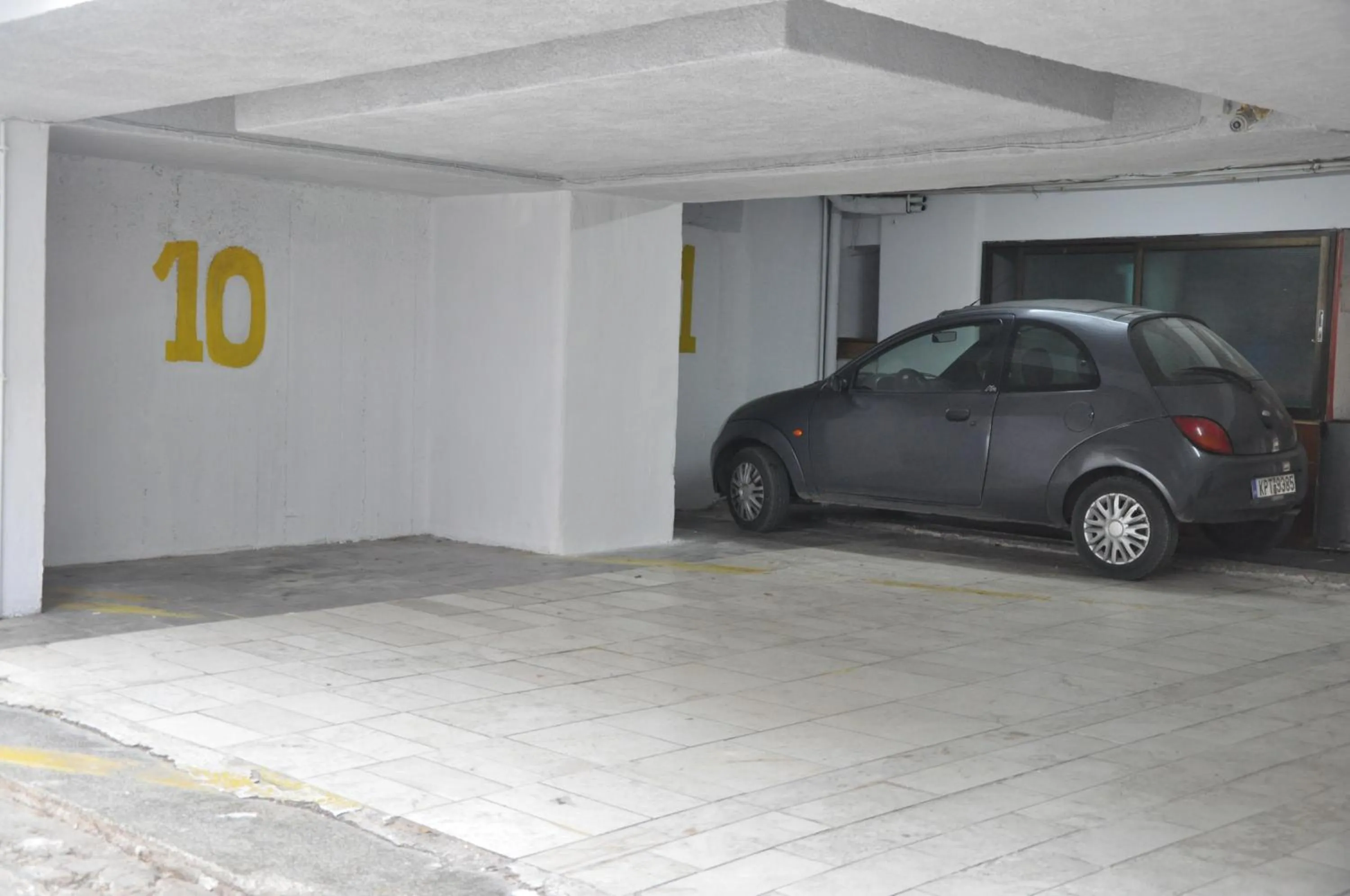Parking in Hotel Samaras