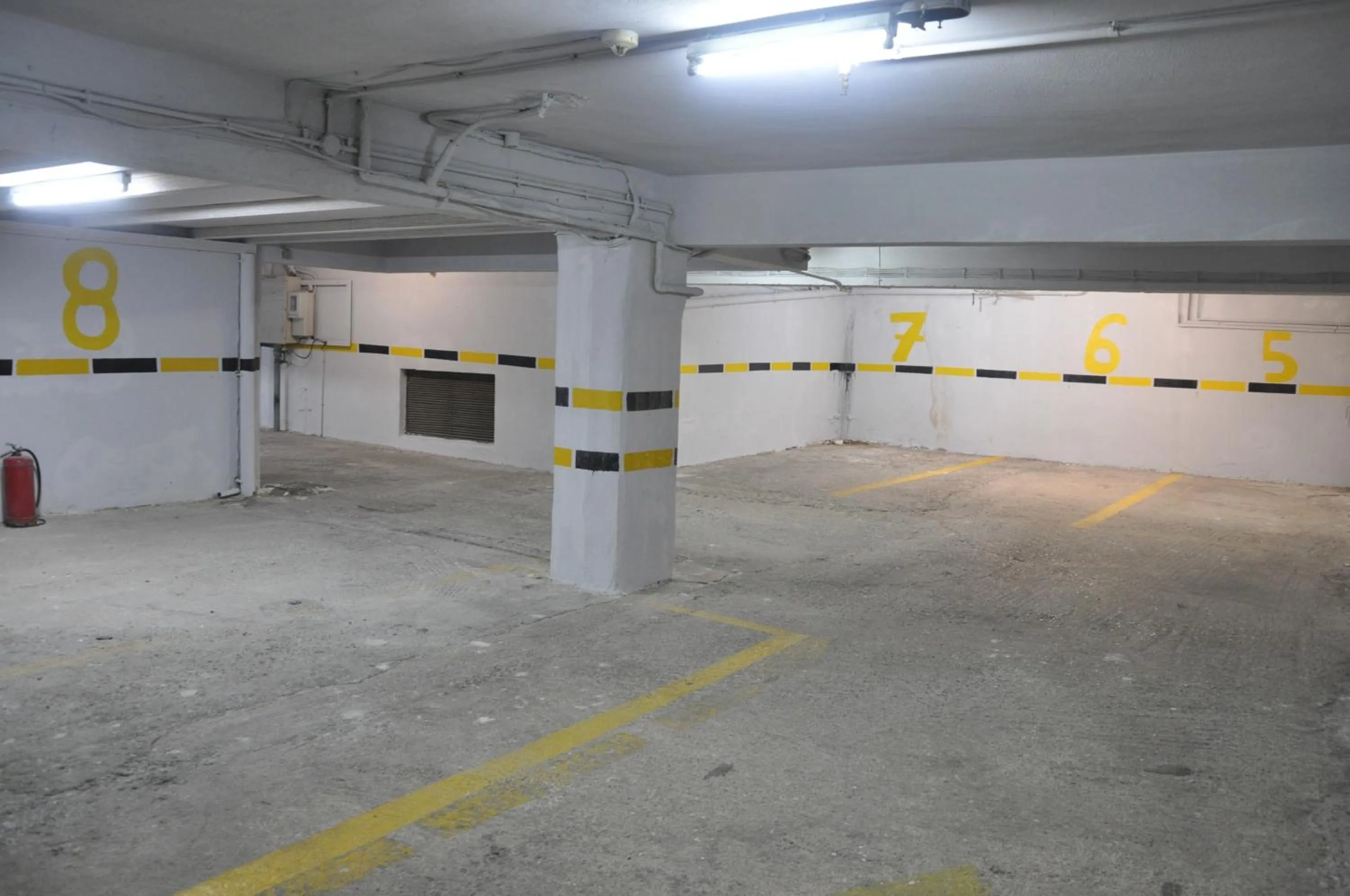 Parking in Hotel Samaras