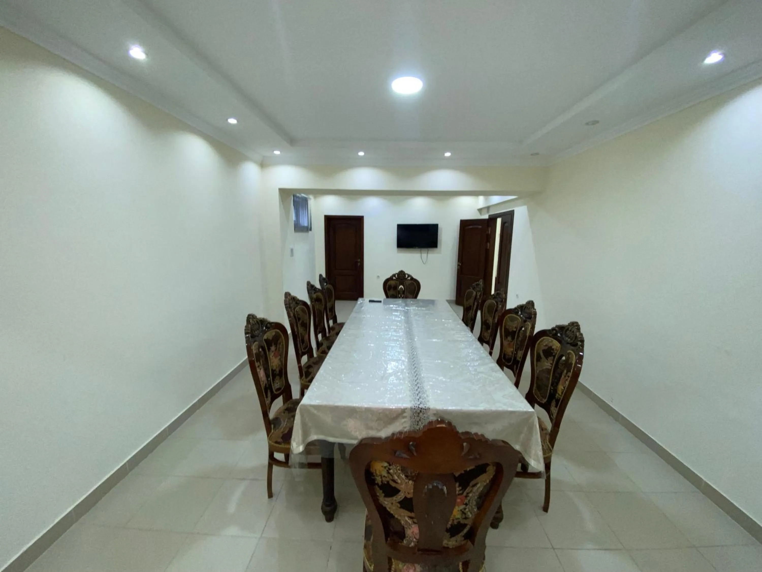 Dining area in Bahri Tojik Resort & Spa