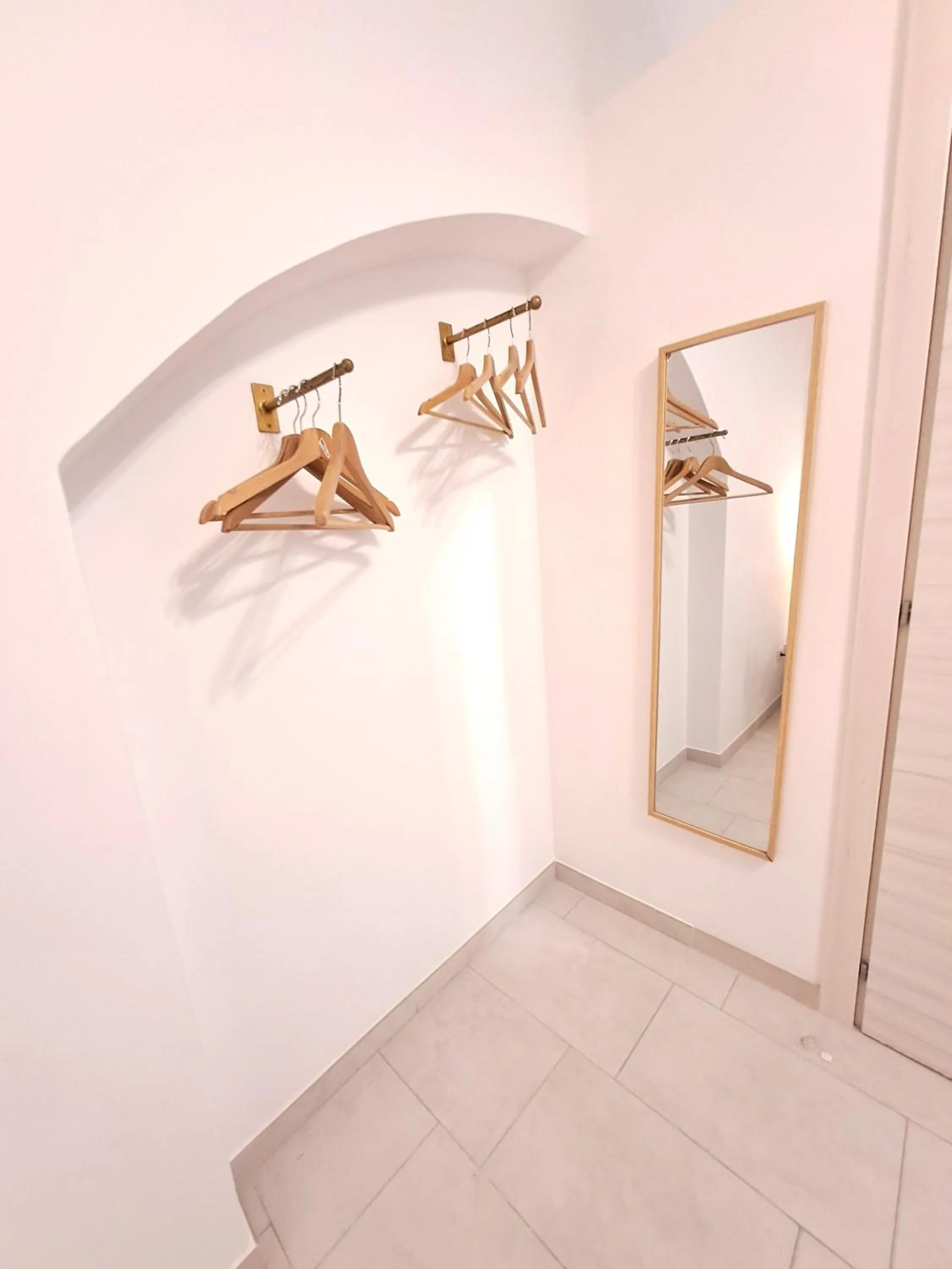 wardrobe in Il Vicolo b&b