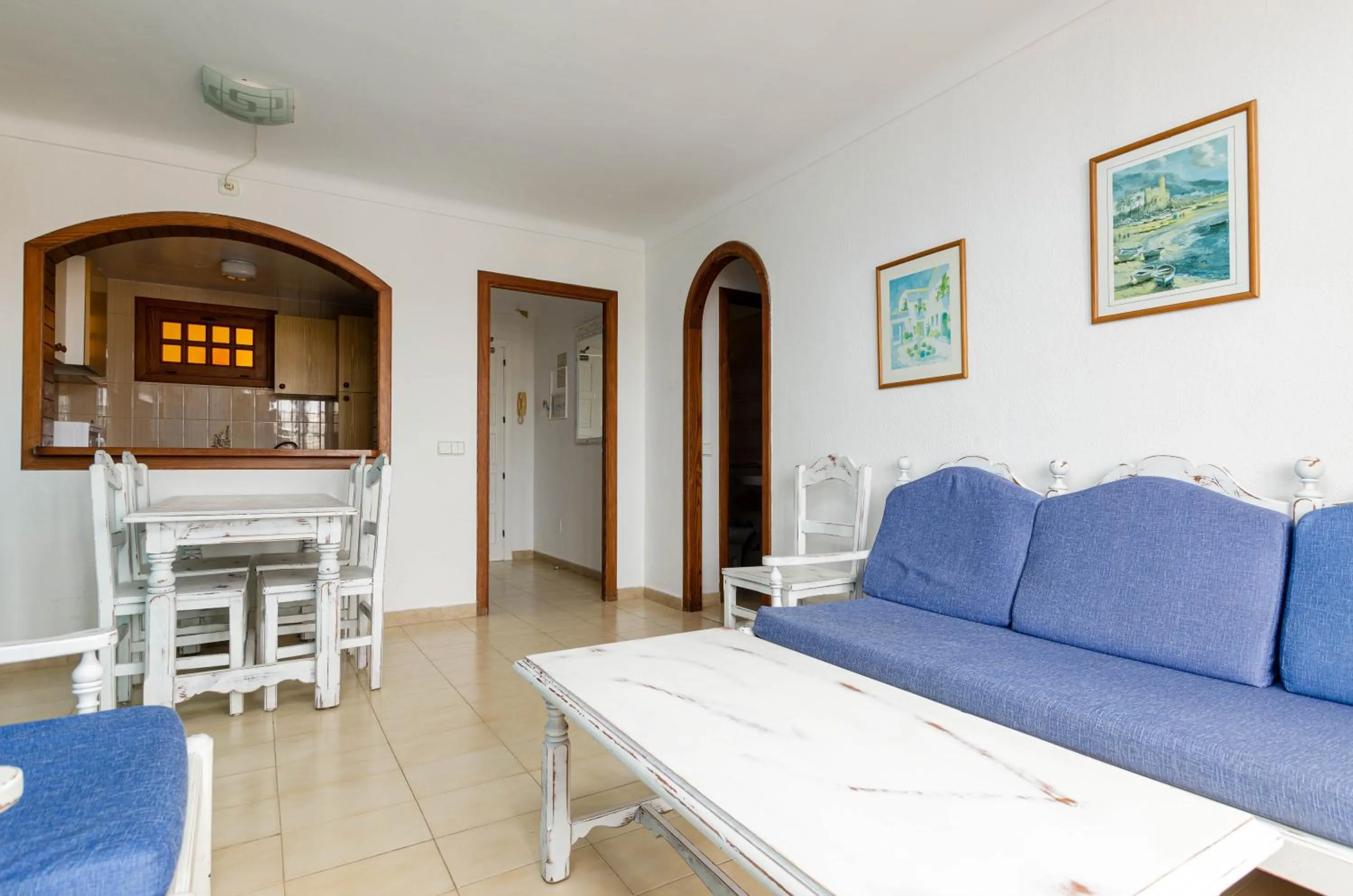 Living room in Sol y Mar Apartments