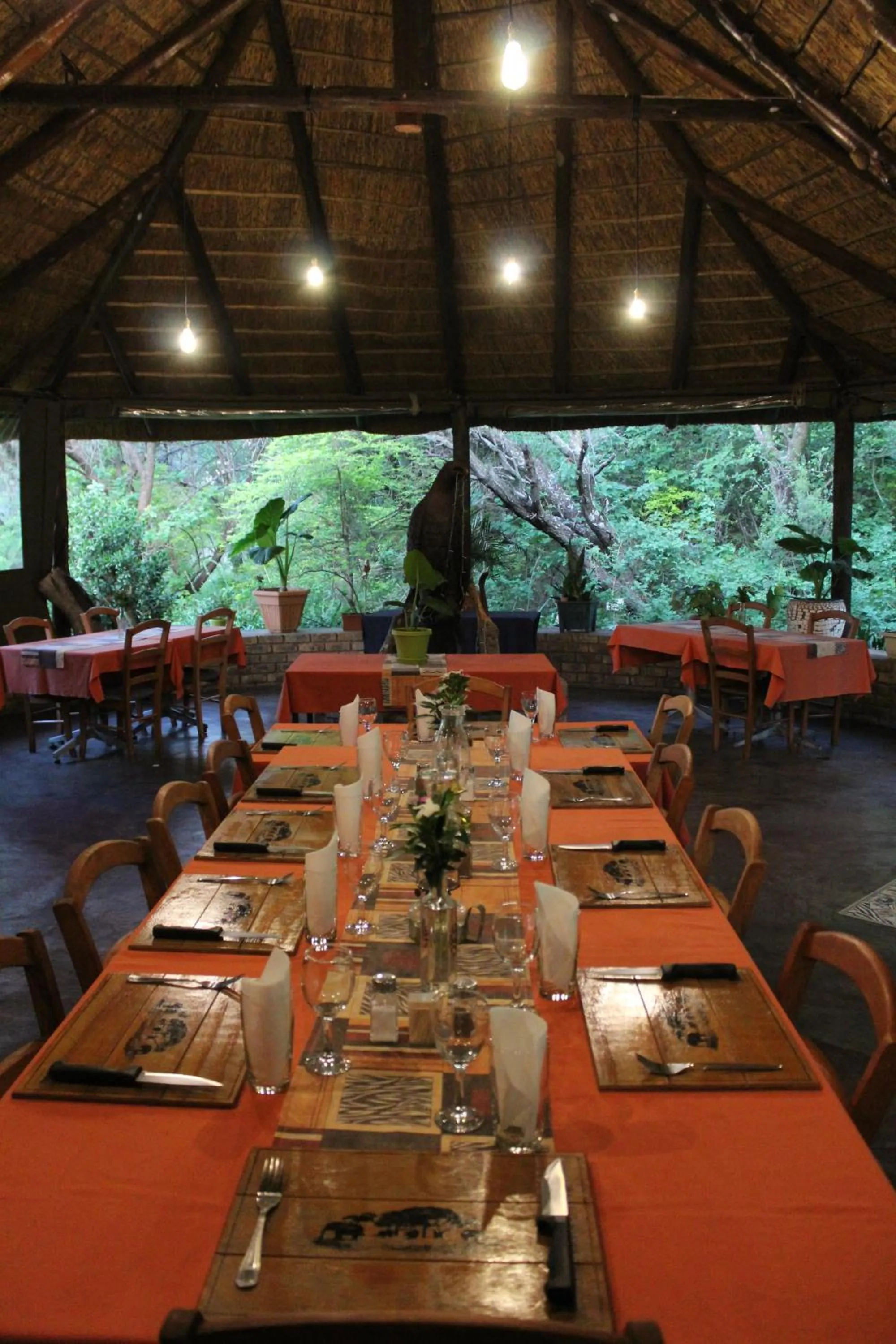 Restaurant/places to eat in Tamboti Bush Lodge