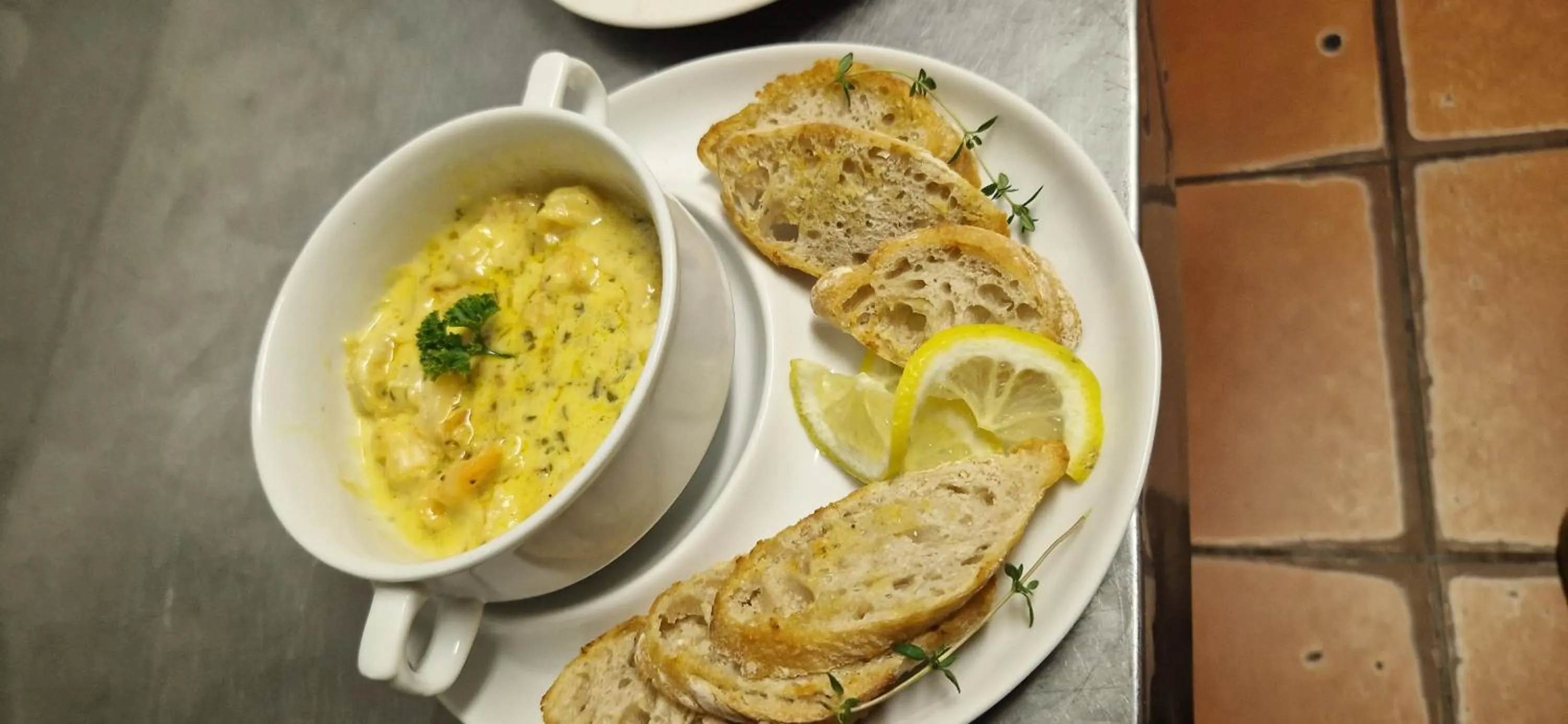 Restaurant/places to eat in Tamboti Bush Lodge