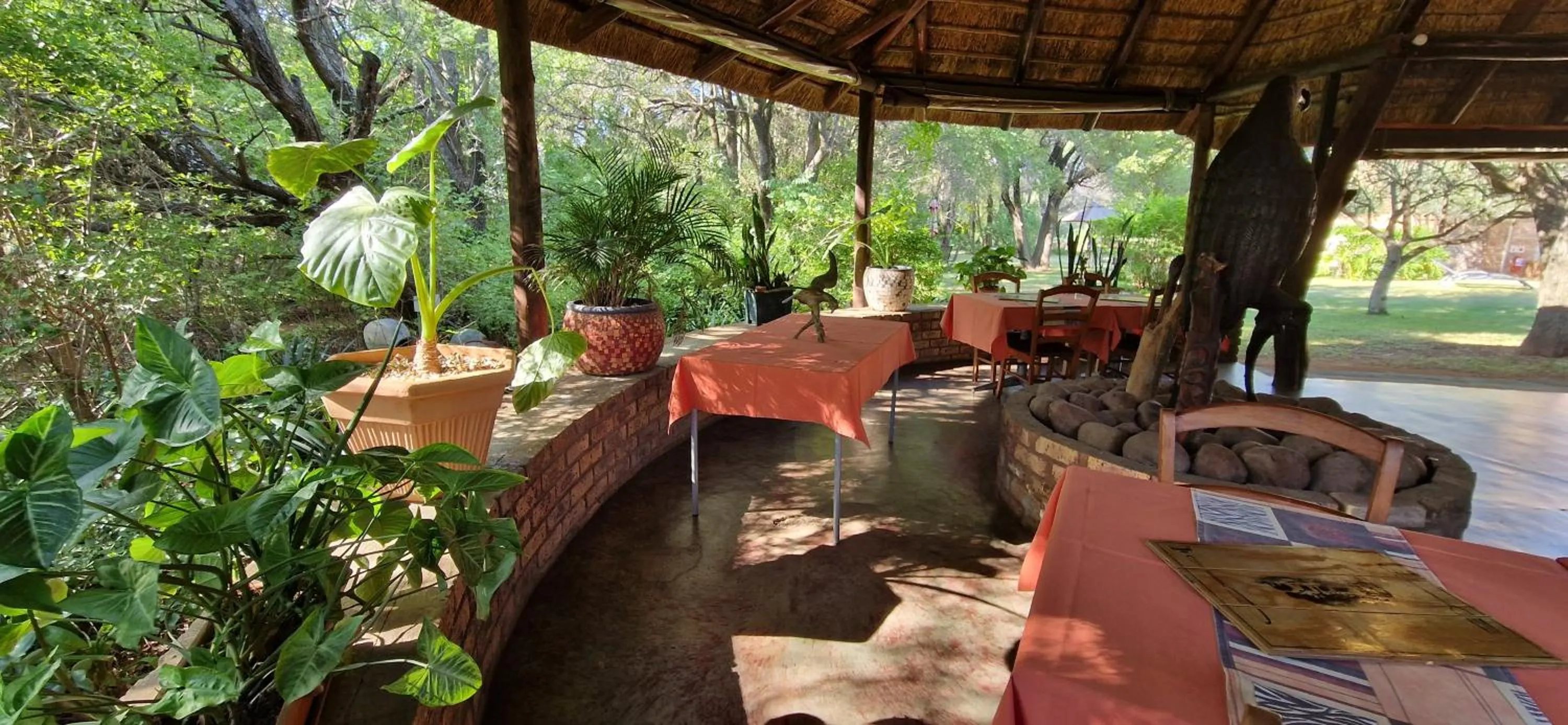 Restaurant/places to eat in Tamboti Bush Lodge