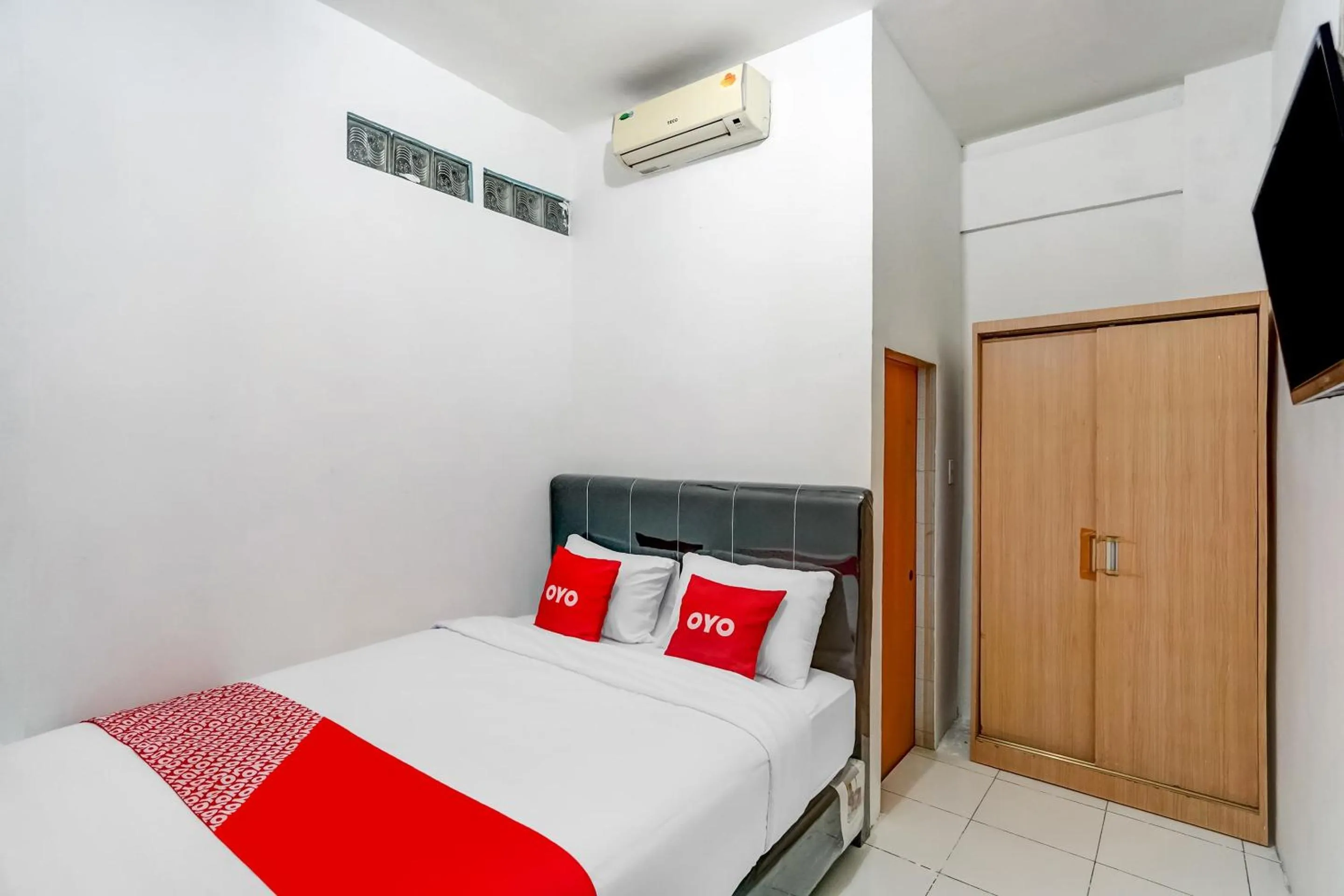 Bedroom, Bed in Hotel O Wilson HomestayNearRSU Bunda Thamrin
