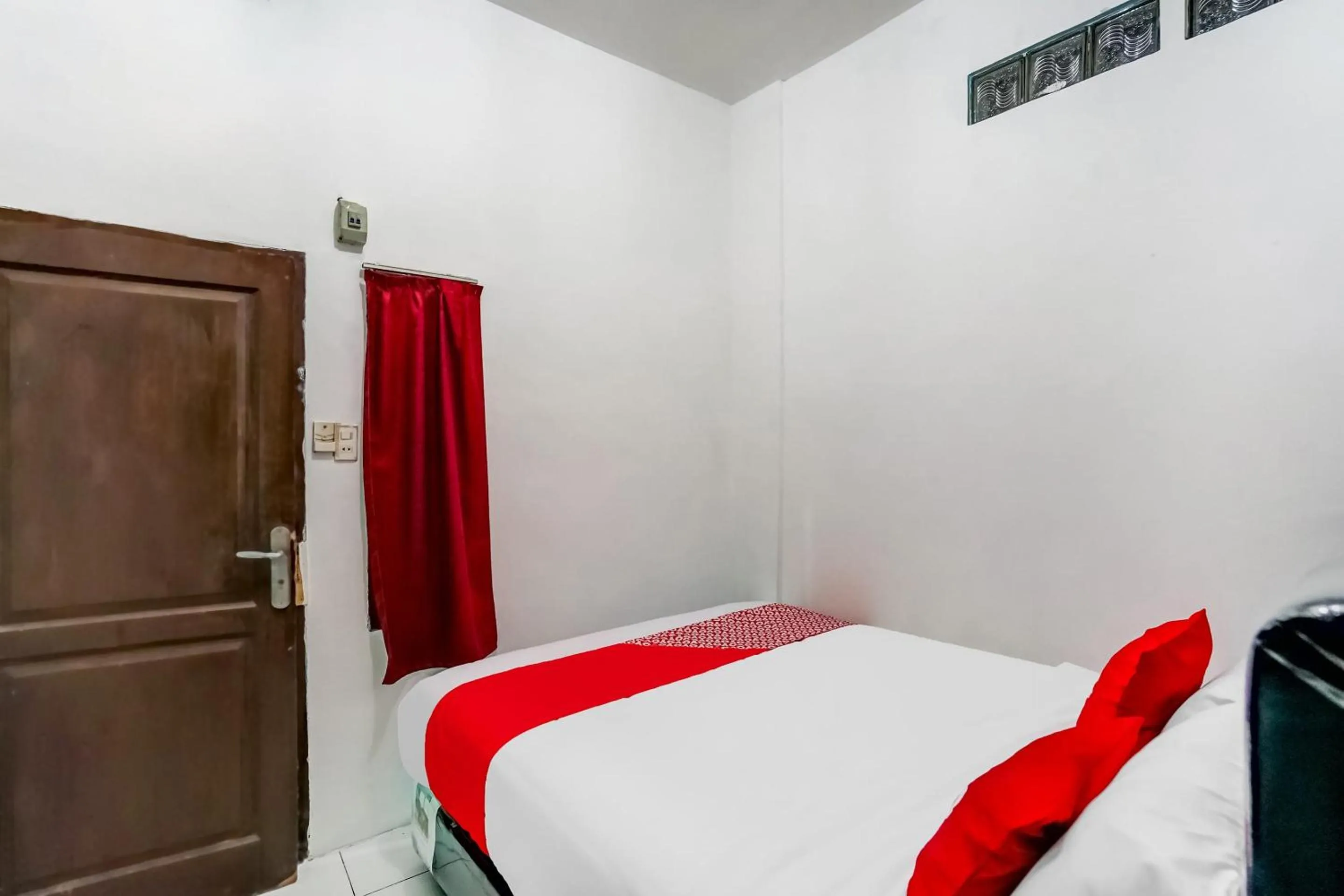 Bedroom, Bed in Hotel O Wilson HomestayNearRSU Bunda Thamrin