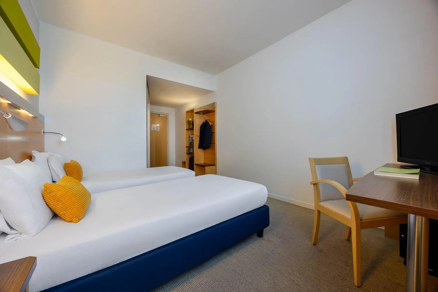 Bed in iH Hotels Milano Gioia