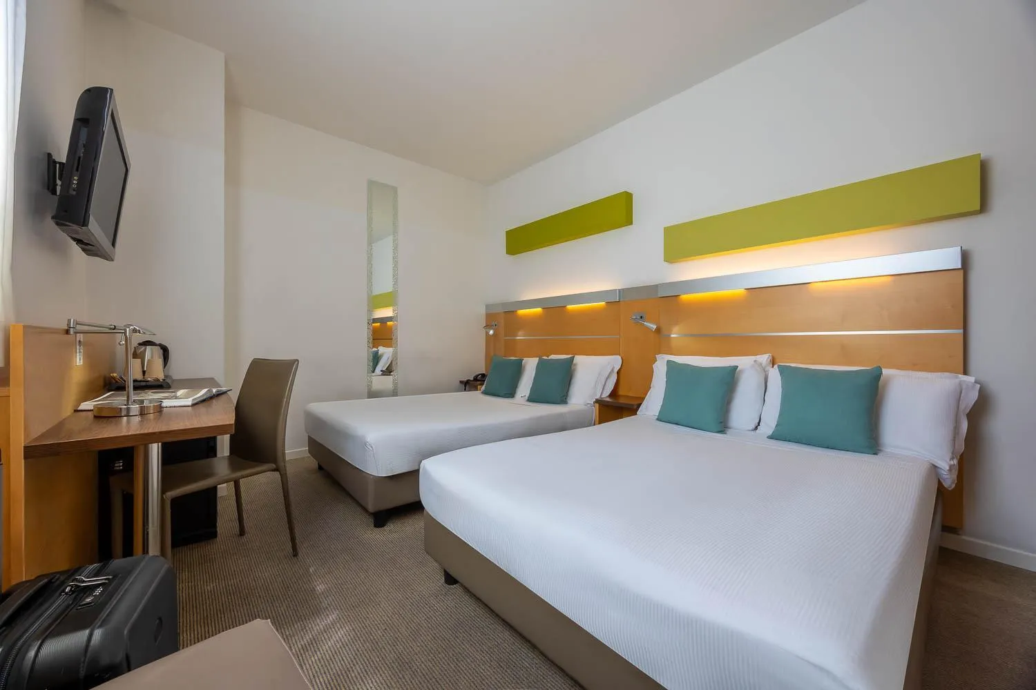 Bed in iH Hotels Milano Gioia