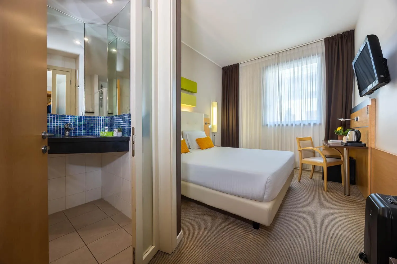 Bed in iH Hotels Milano Gioia