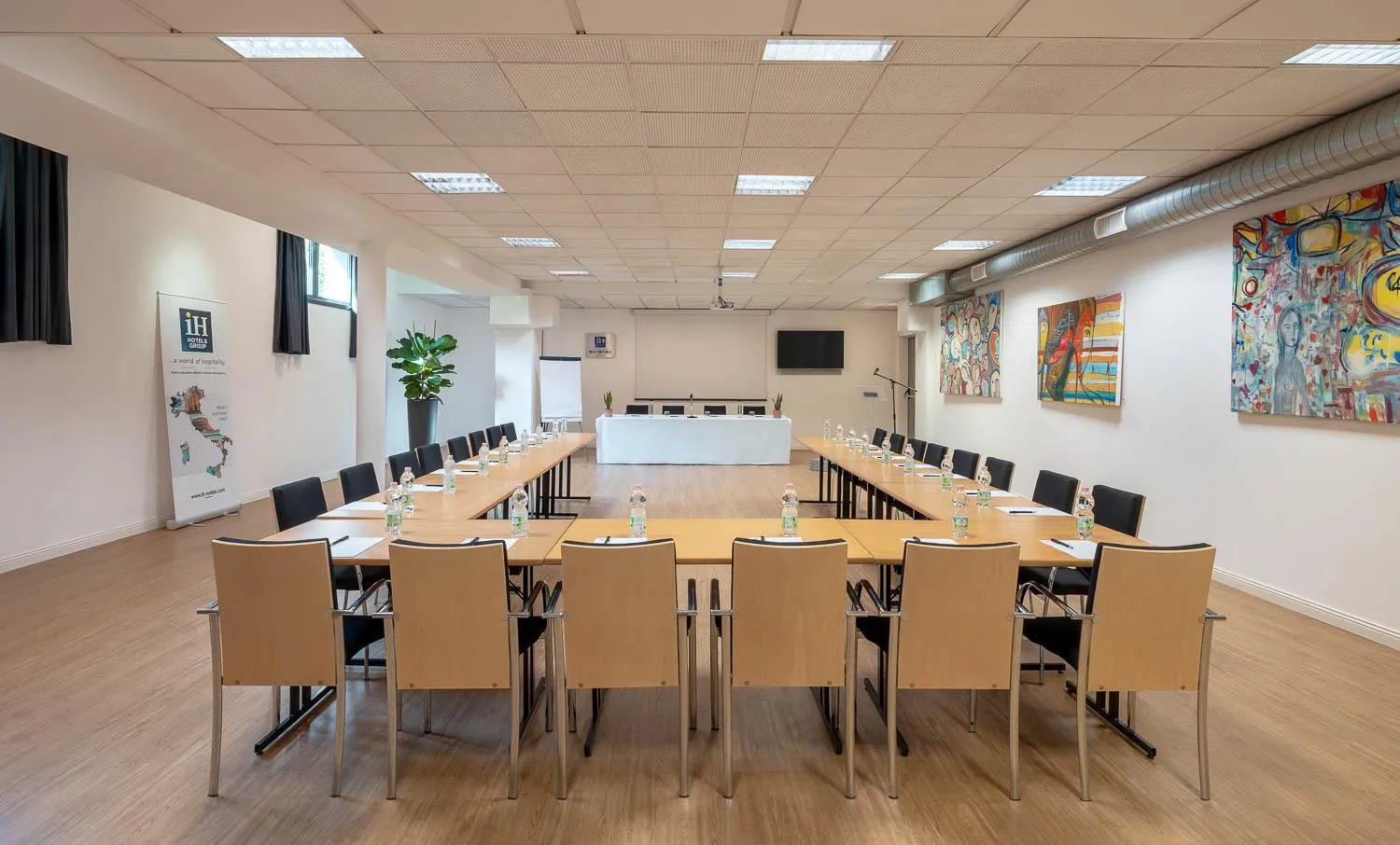 Meeting/conference room in iH Hotels Milano Gioia