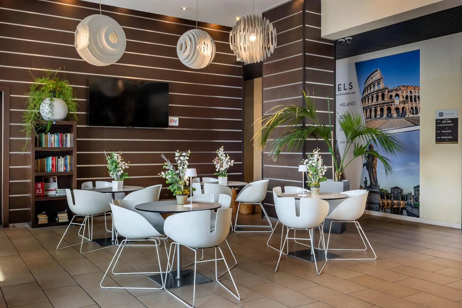 Lobby or reception in iH Hotels Milano Gioia