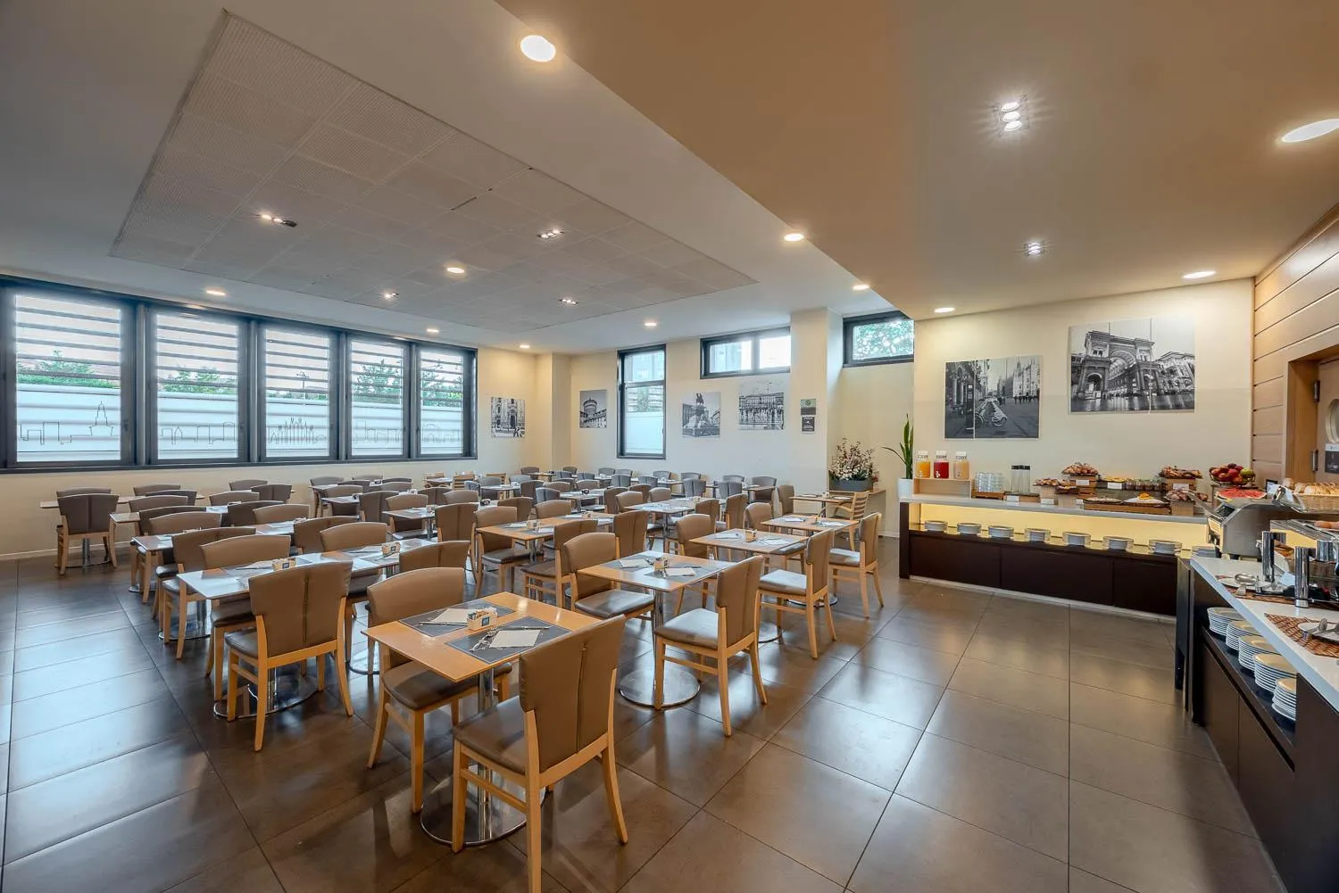 Breakfast in iH Hotels Milano Gioia