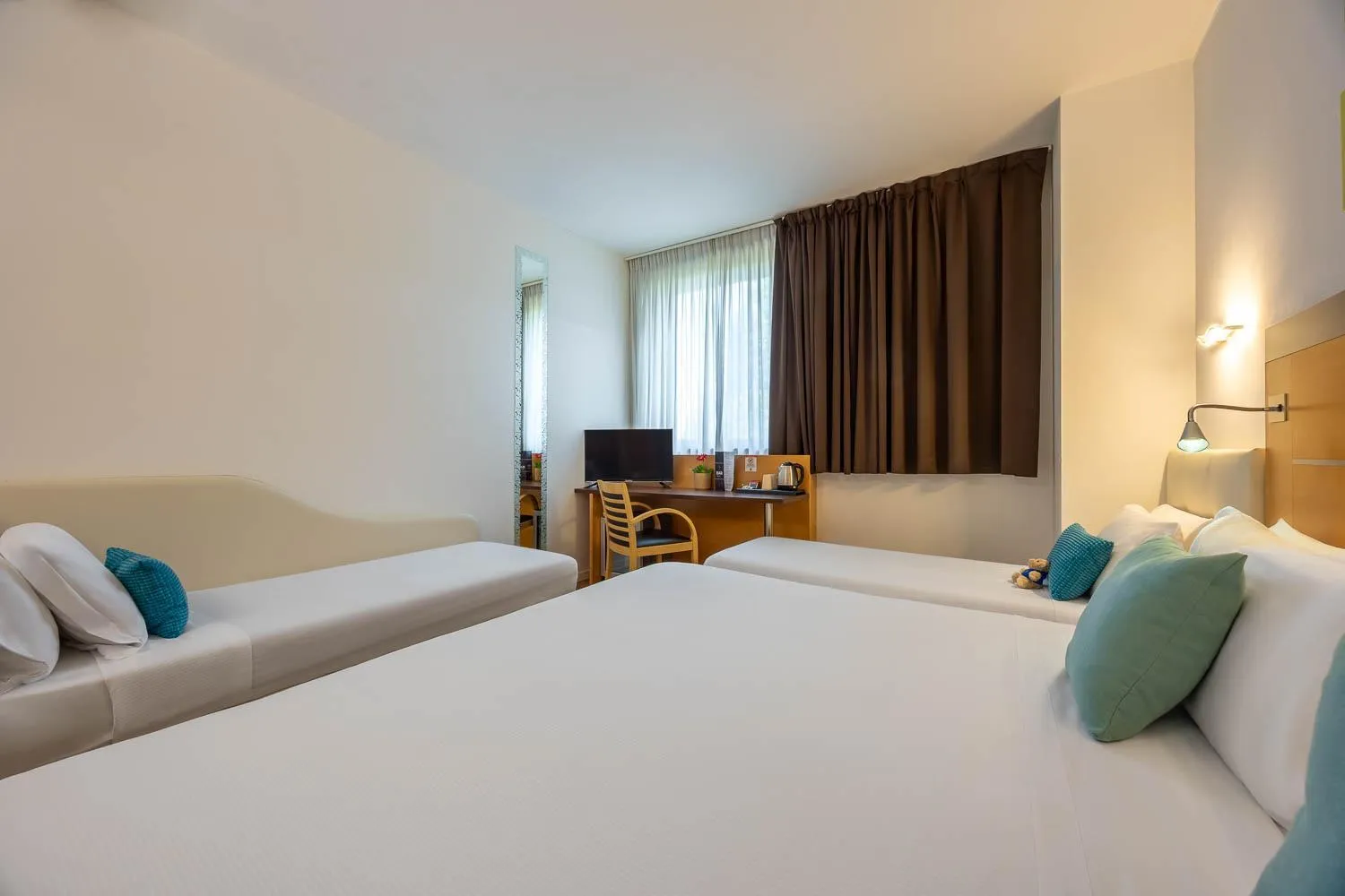 Bed in iH Hotels Milano Gioia