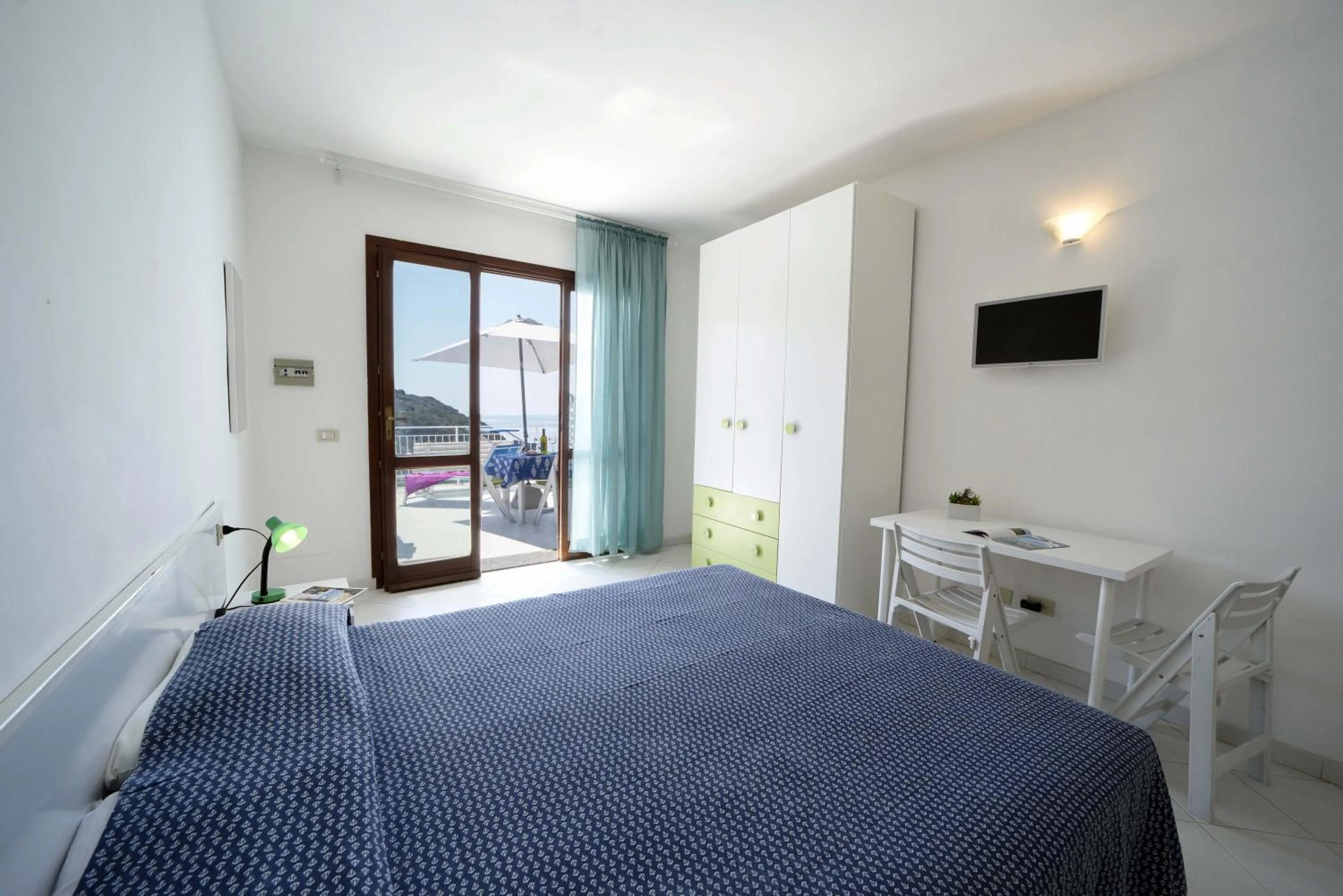 Communal lounge/ TV room in Le sirene