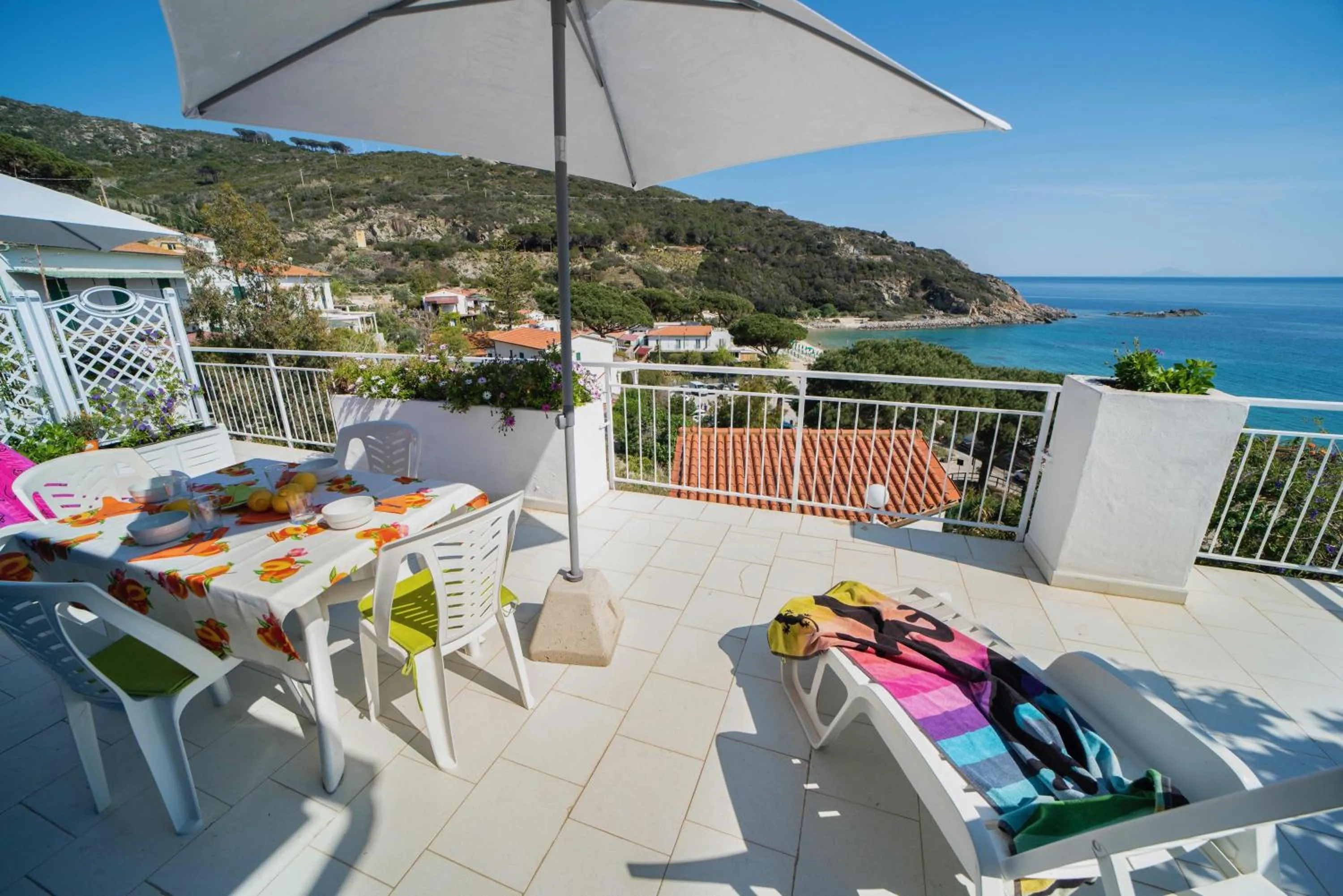 View (from property/room) in Le sirene