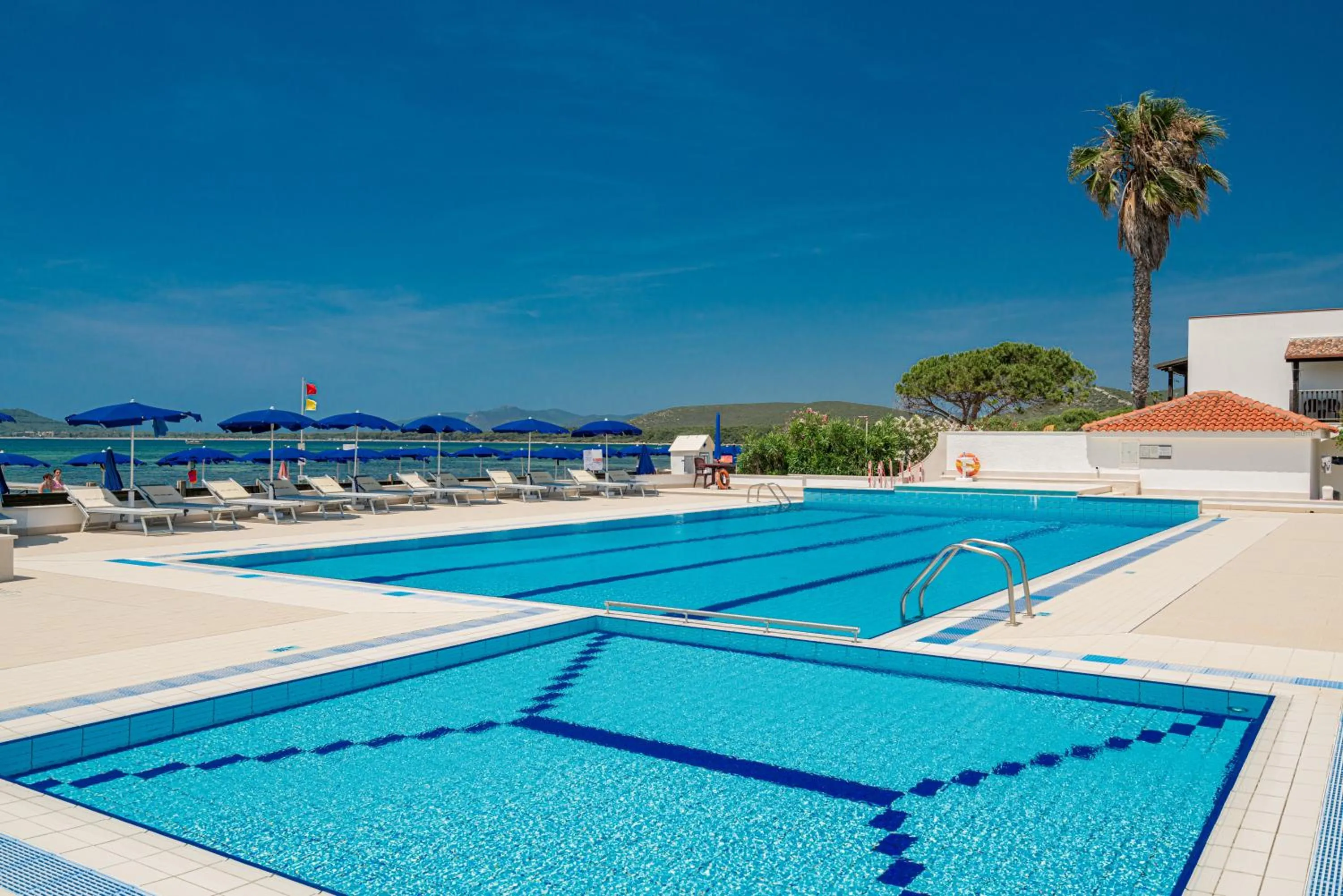 Swimming pool in Hotel Portoconte