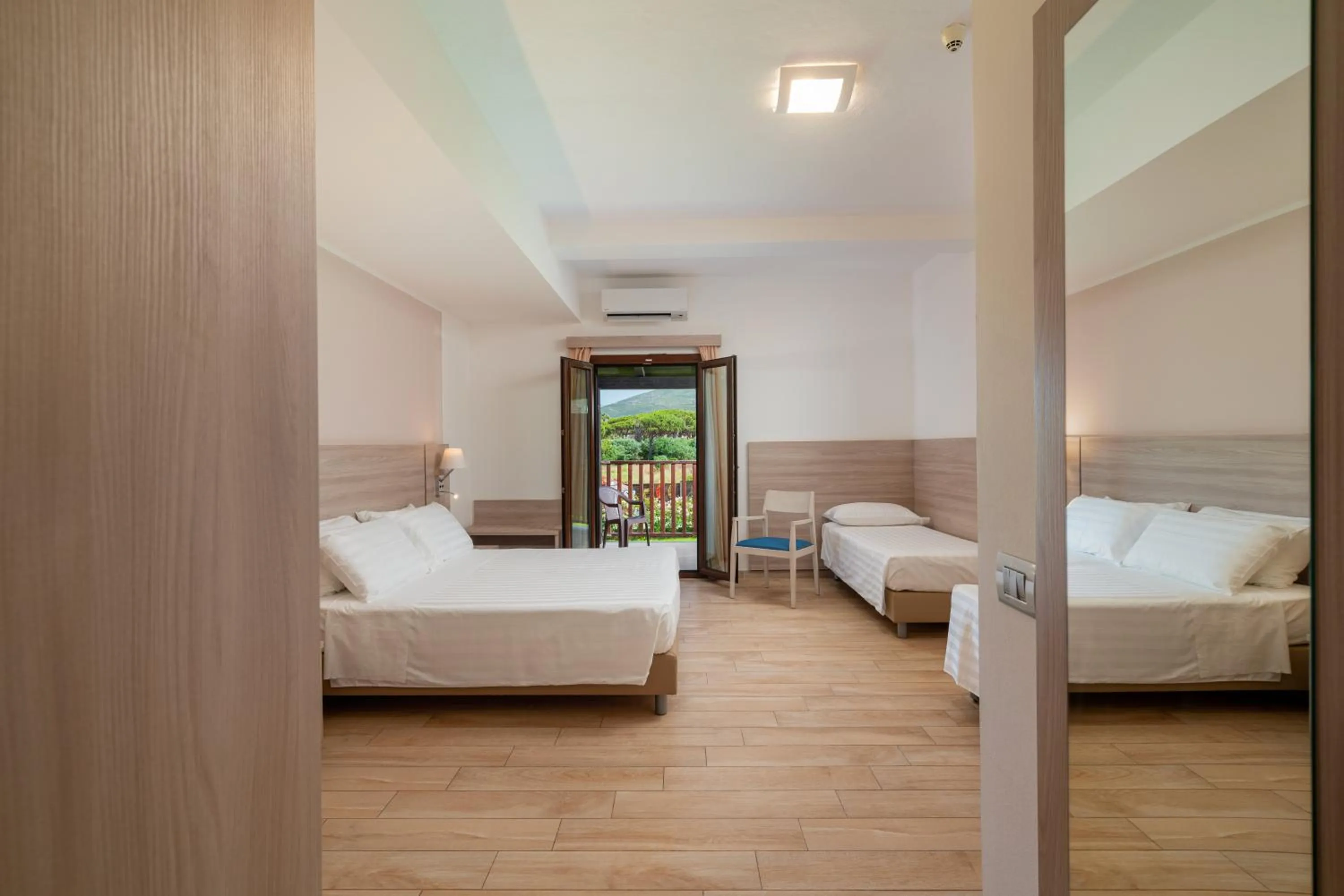 Bedroom, Bed in Hotel Portoconte