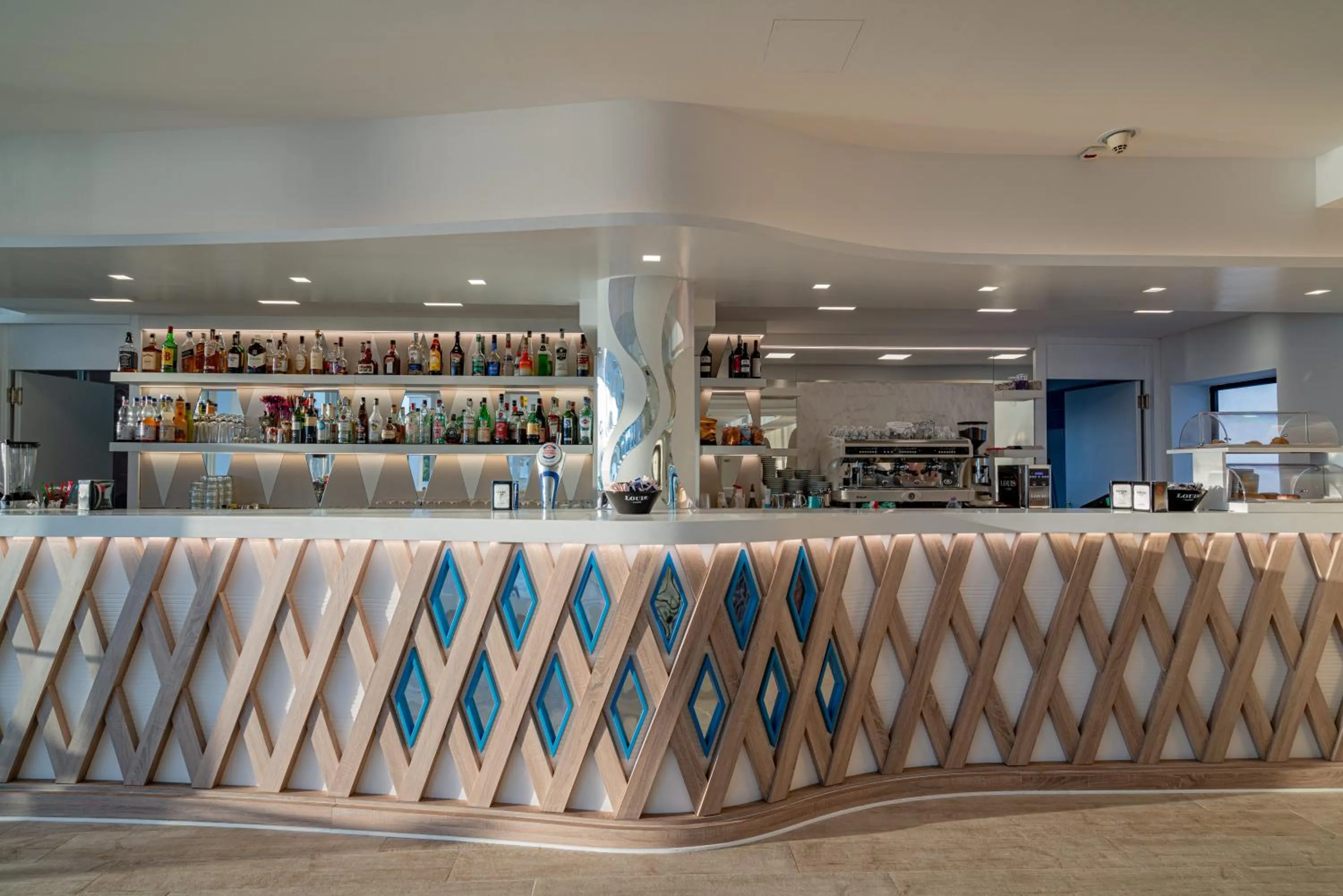 Lounge or bar in Hotel Portoconte