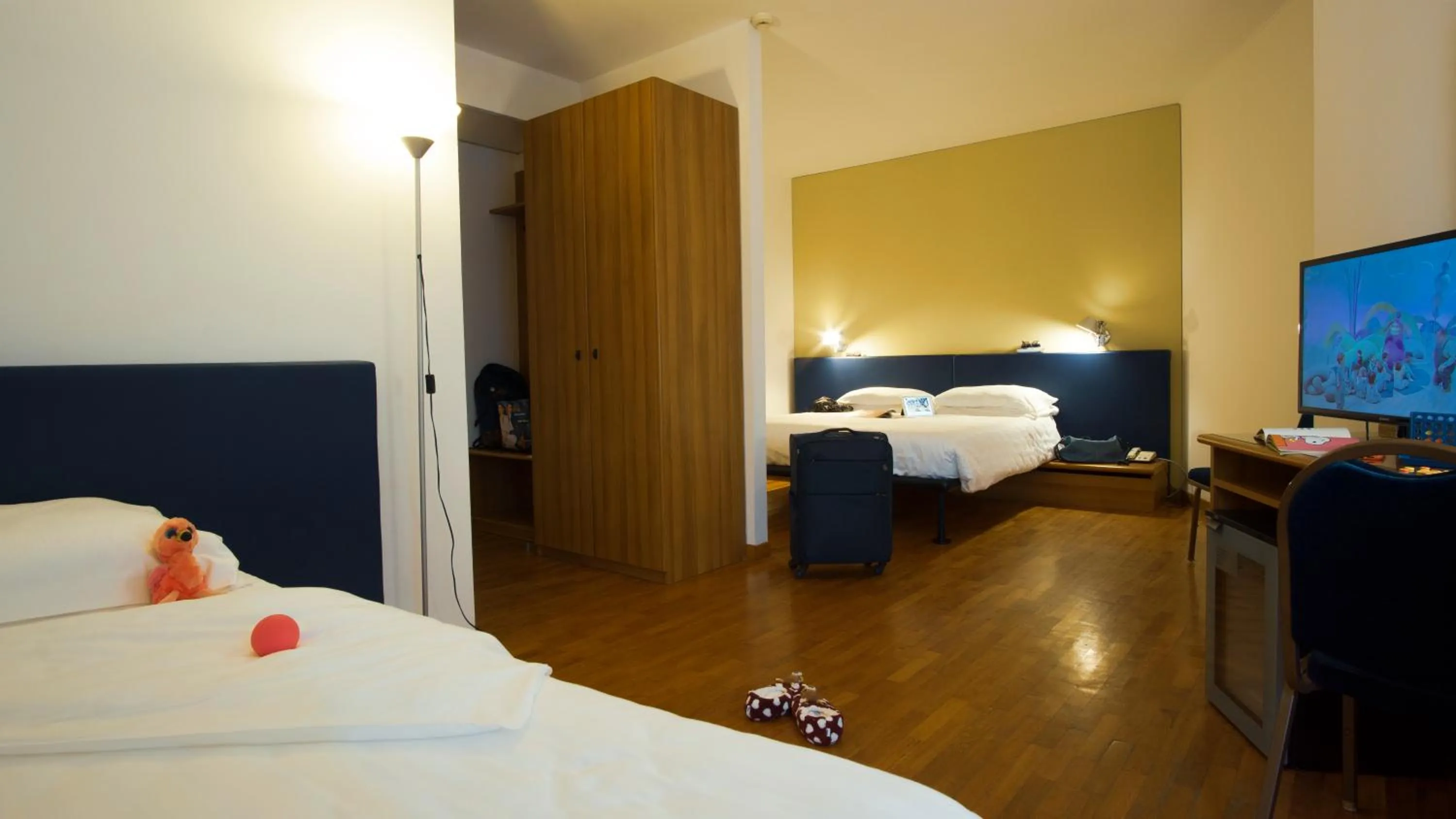 Bedroom, Bed in Mistral2 Hotel