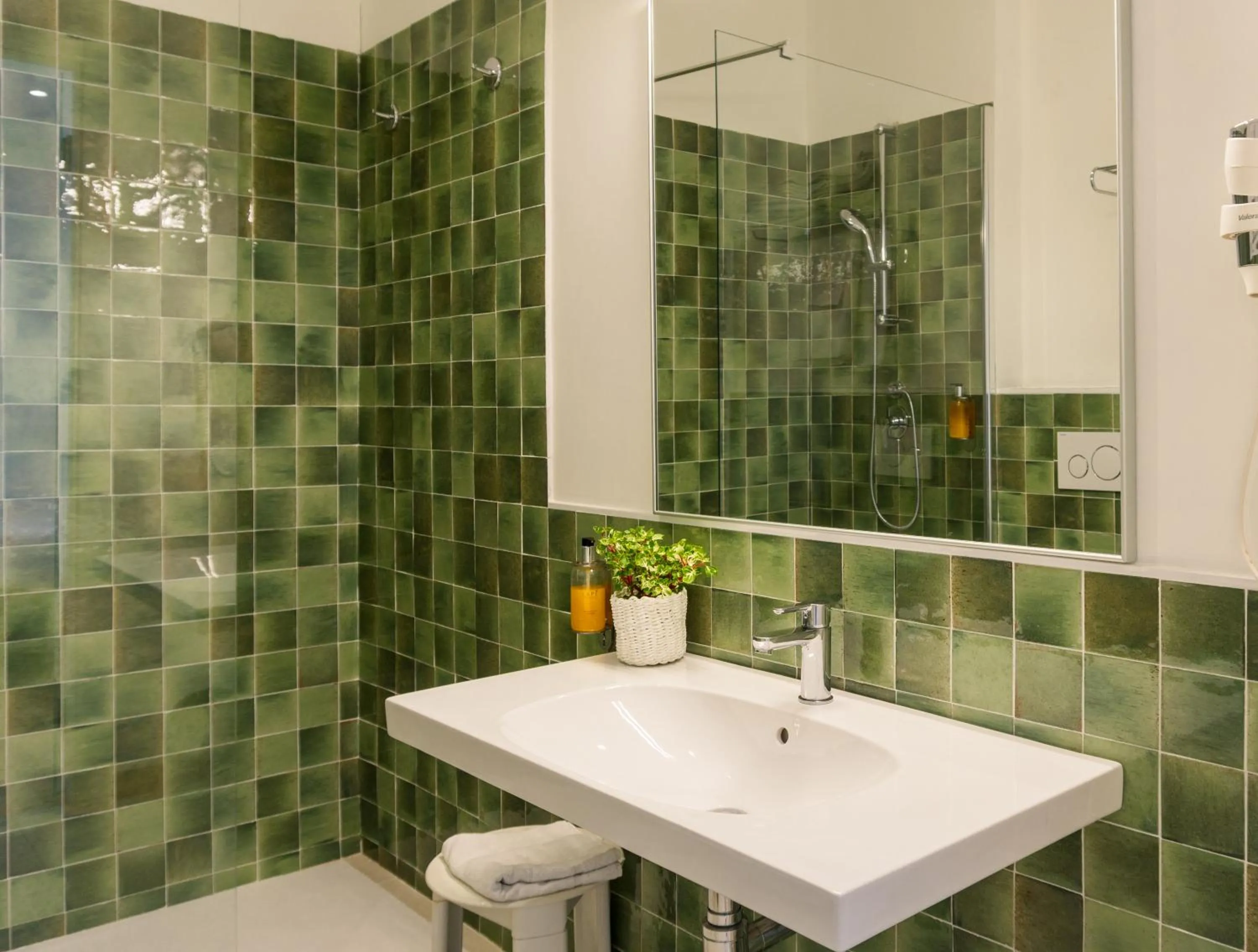 Bathroom in Mistral2 Hotel