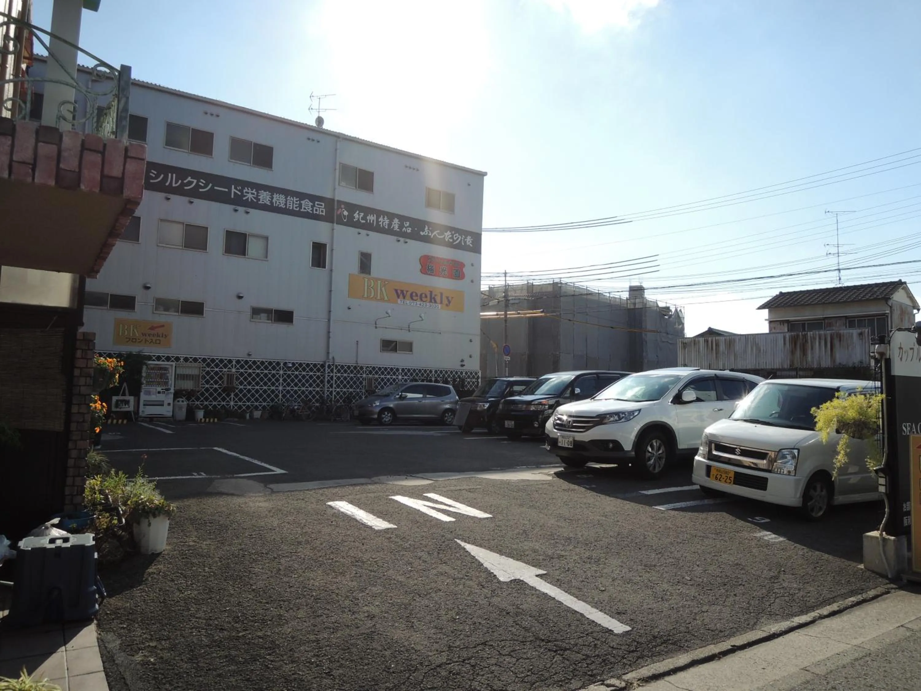 Facade/entrance in BK Hotel & Weekly